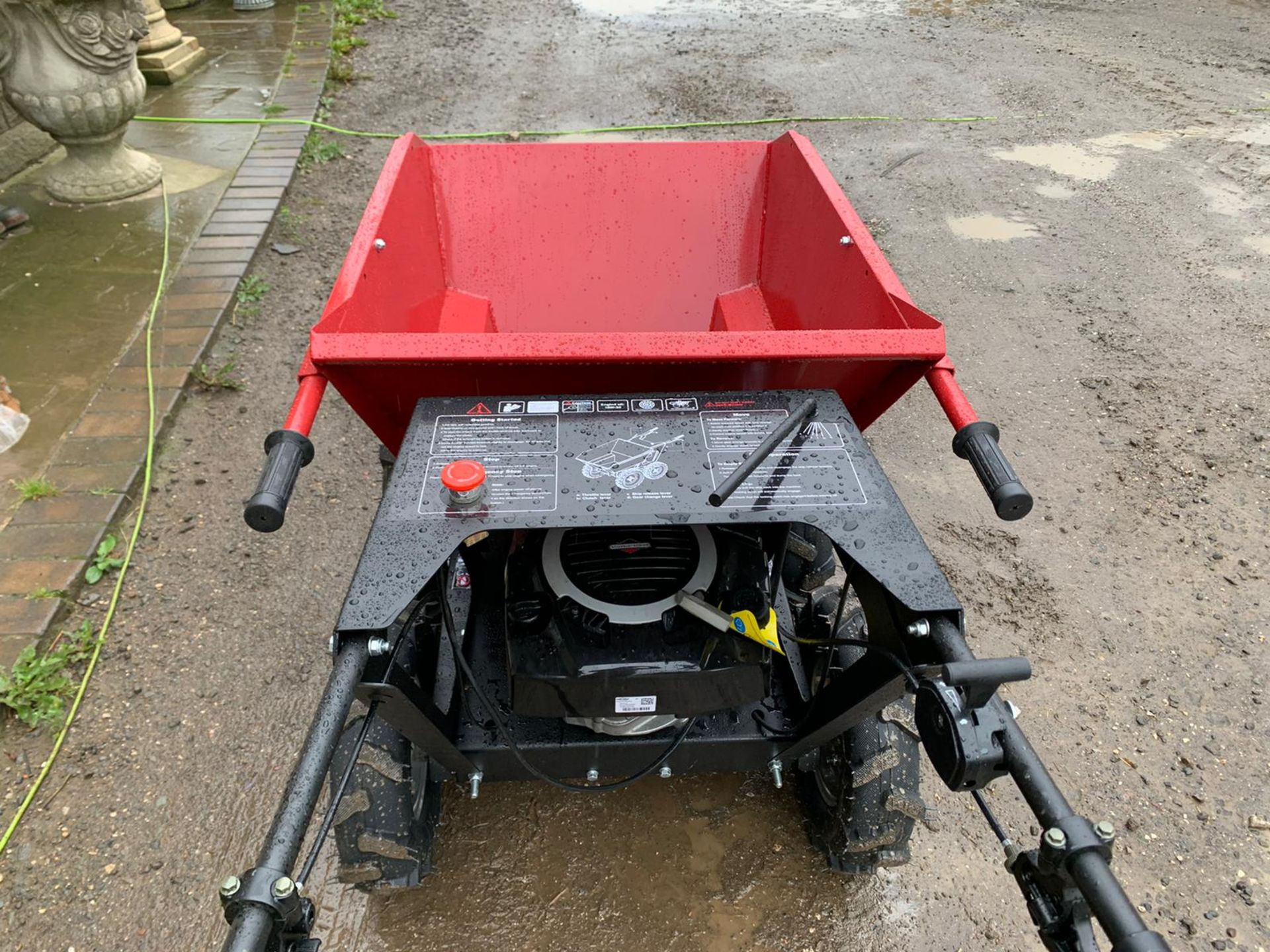 NEW AND UNUSED 260kg 4WD WALK BEHIND DUMPER, BRIGGS AND STRATTON ENGINE *NO VAT* - Image 8 of 10