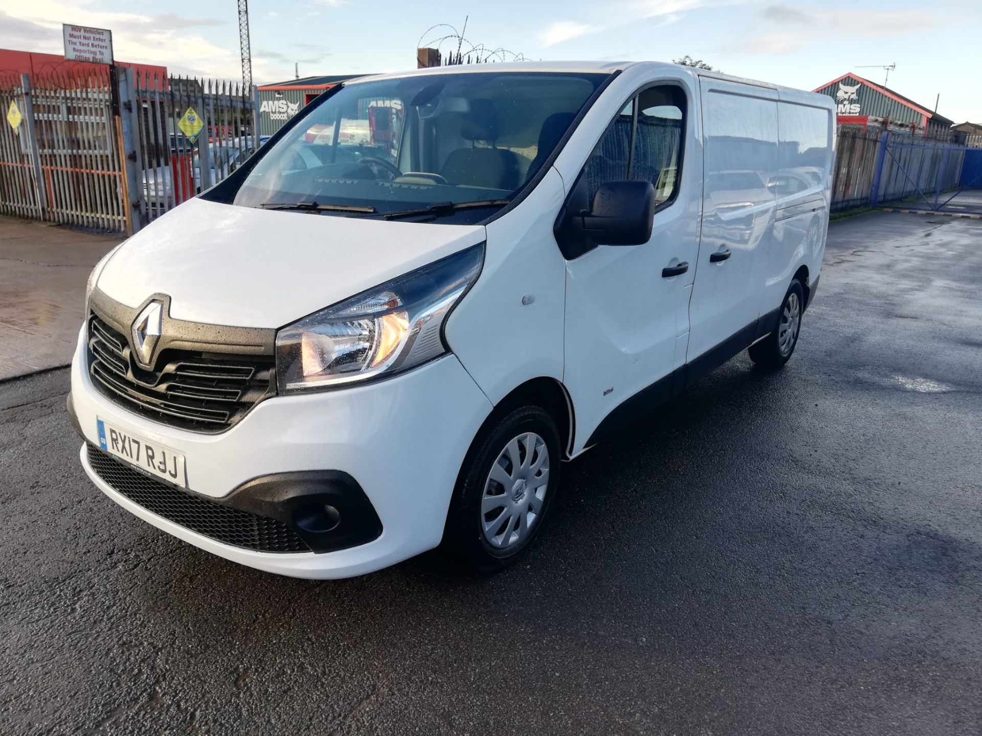 2017 RENAULT TRAFIC LL29 B-NESS+ ENERGY DCI WHITE PANEL VAN, 1.6 DIESEL, 113K MILES *PLUS VAT* - Image 3 of 10