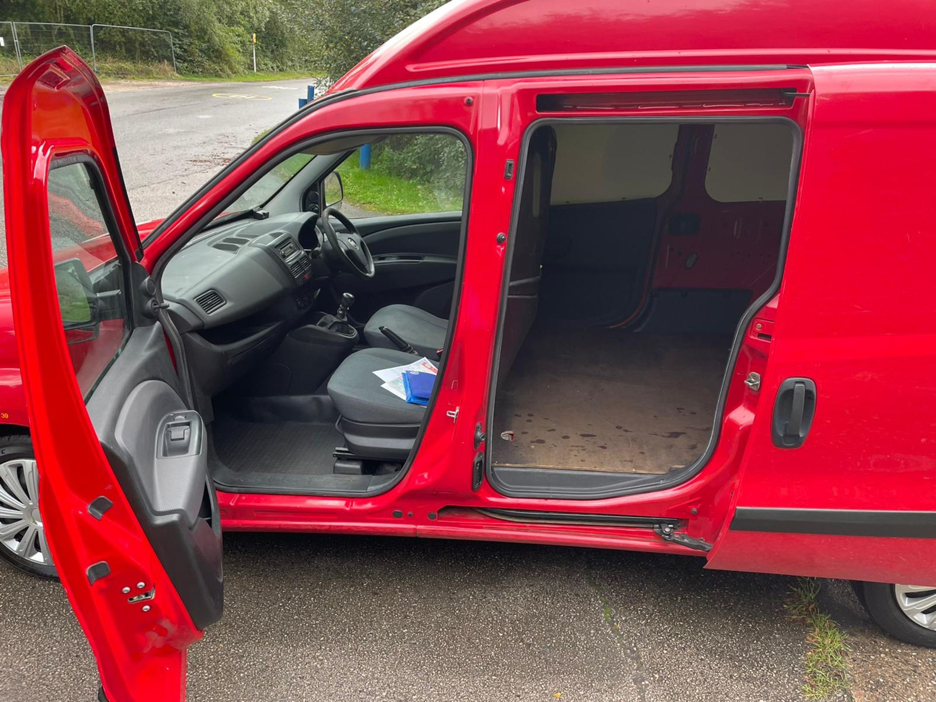 2013 FIAT DOBLO 16V XL MULTIJET LWB RED PANEL VAN, 64,638 MILES, 1.6 DIESEL, REVERSING SENSORS - Image 13 of 22