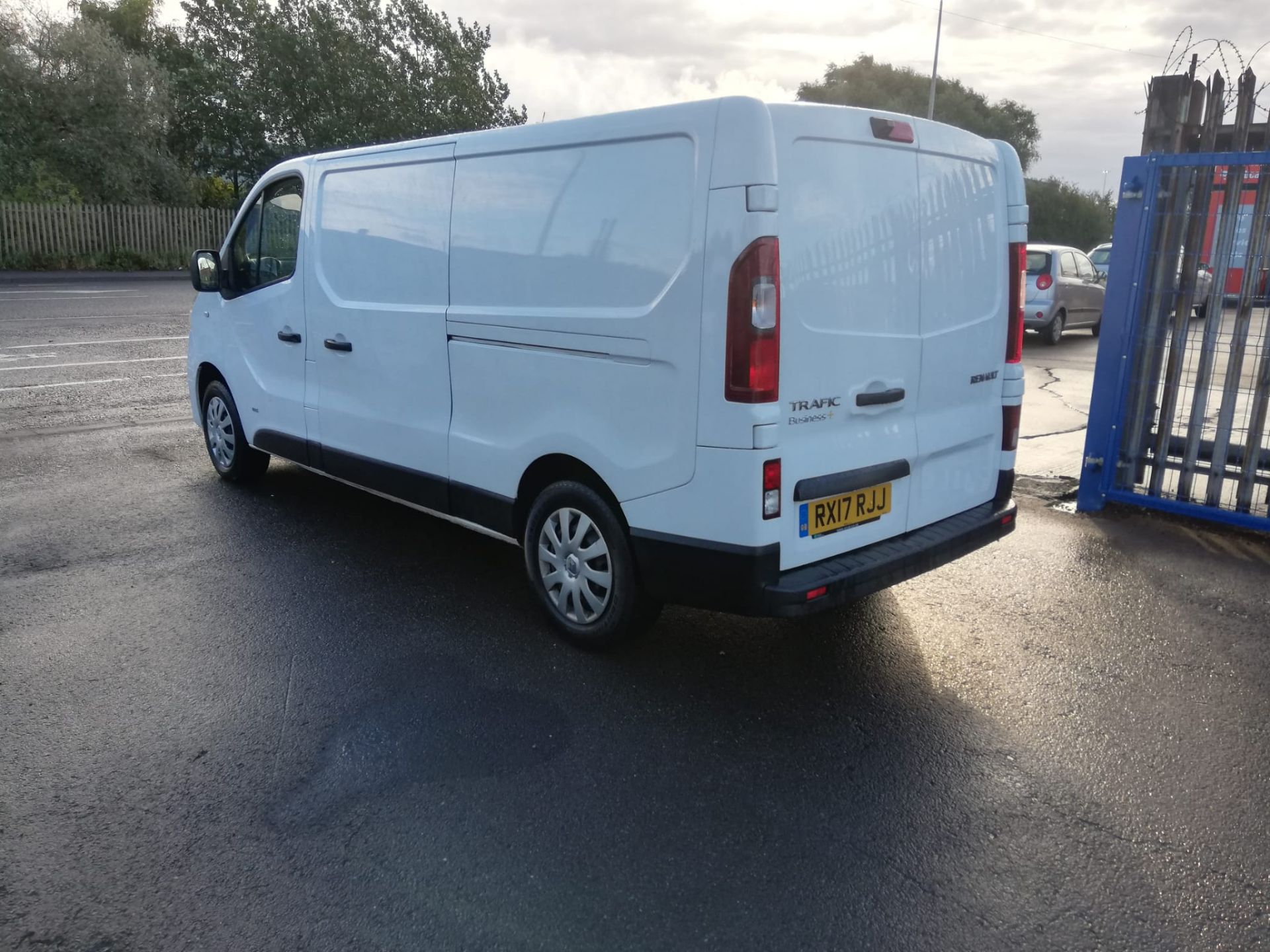 2017 RENAULT TRAFIC LL29 B-NESS+ ENERGY DCI WHITE PANEL VAN, 1.6 DIESEL, 113K MILES *PLUS VAT* - Image 5 of 10