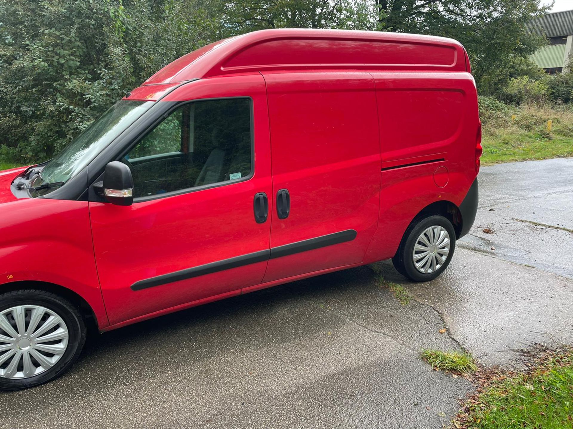 2013 FIAT DOBLO 16V XL MULTIJET LWB RED PANEL VAN, 64,638 MILES, 1.6 DIESEL, REVERSING SENSORS - Image 4 of 22