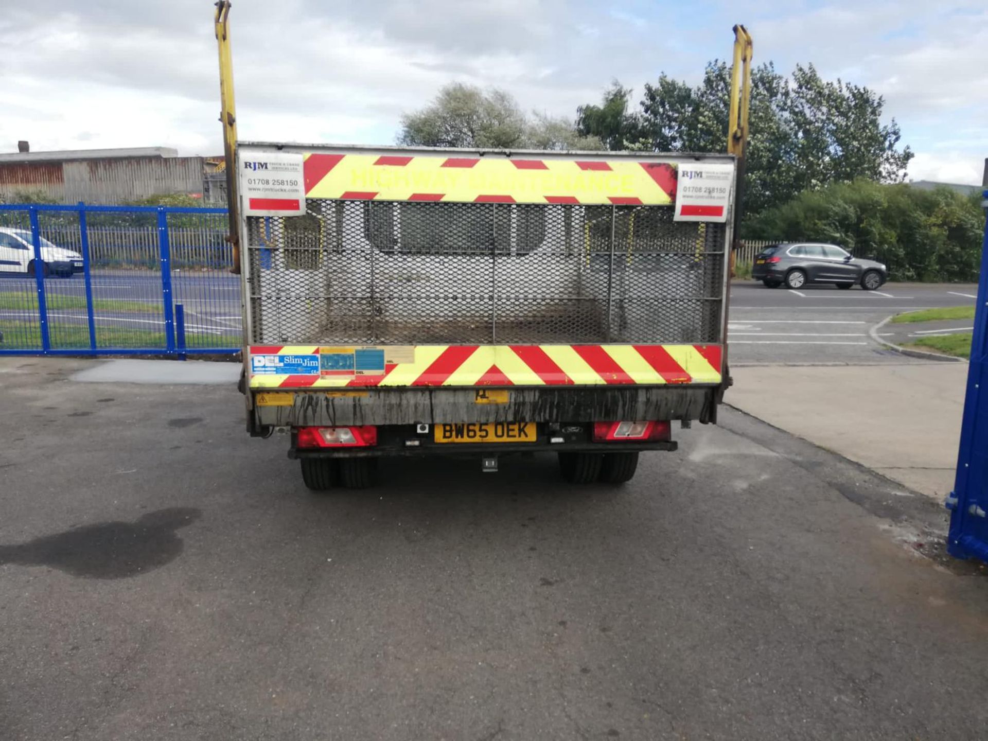 2015/65 FORD TRANSIT 350 DROPSIDE TAIL LIFT, 54K MILES WITH 4 SERVICE HISTORY STAMPS *PLUS VAT* - Image 6 of 10