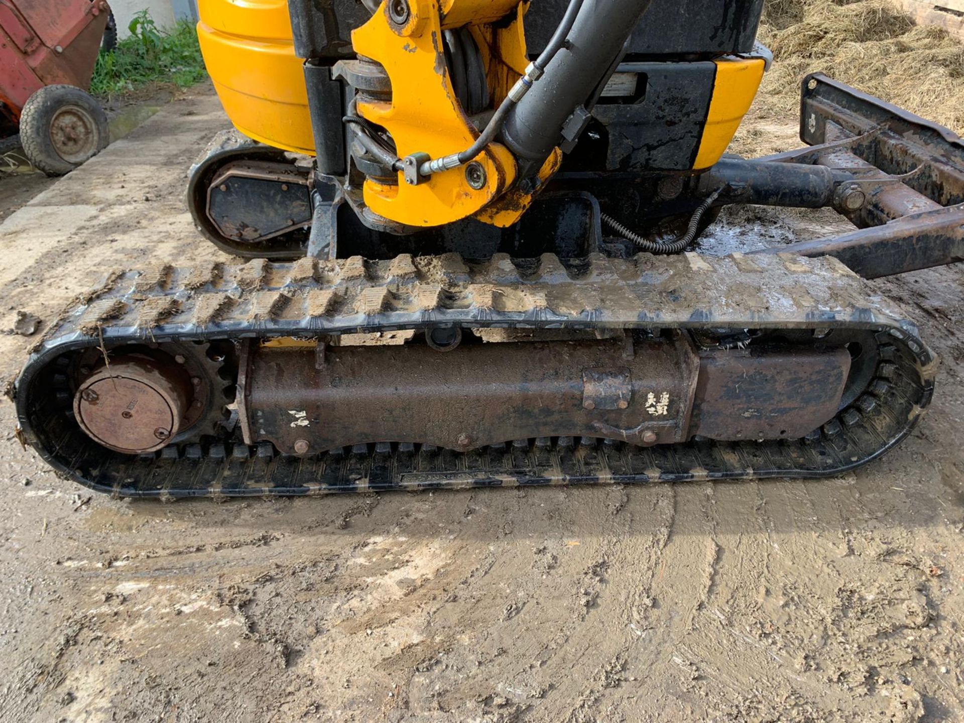 2013 JCB 8026 2.6 TON DIGGER, RUNS DRIVES AND DIGS, SHOWING A LOW AND GENUINE 3379 HOURS *PLUS VAT* - Image 30 of 49