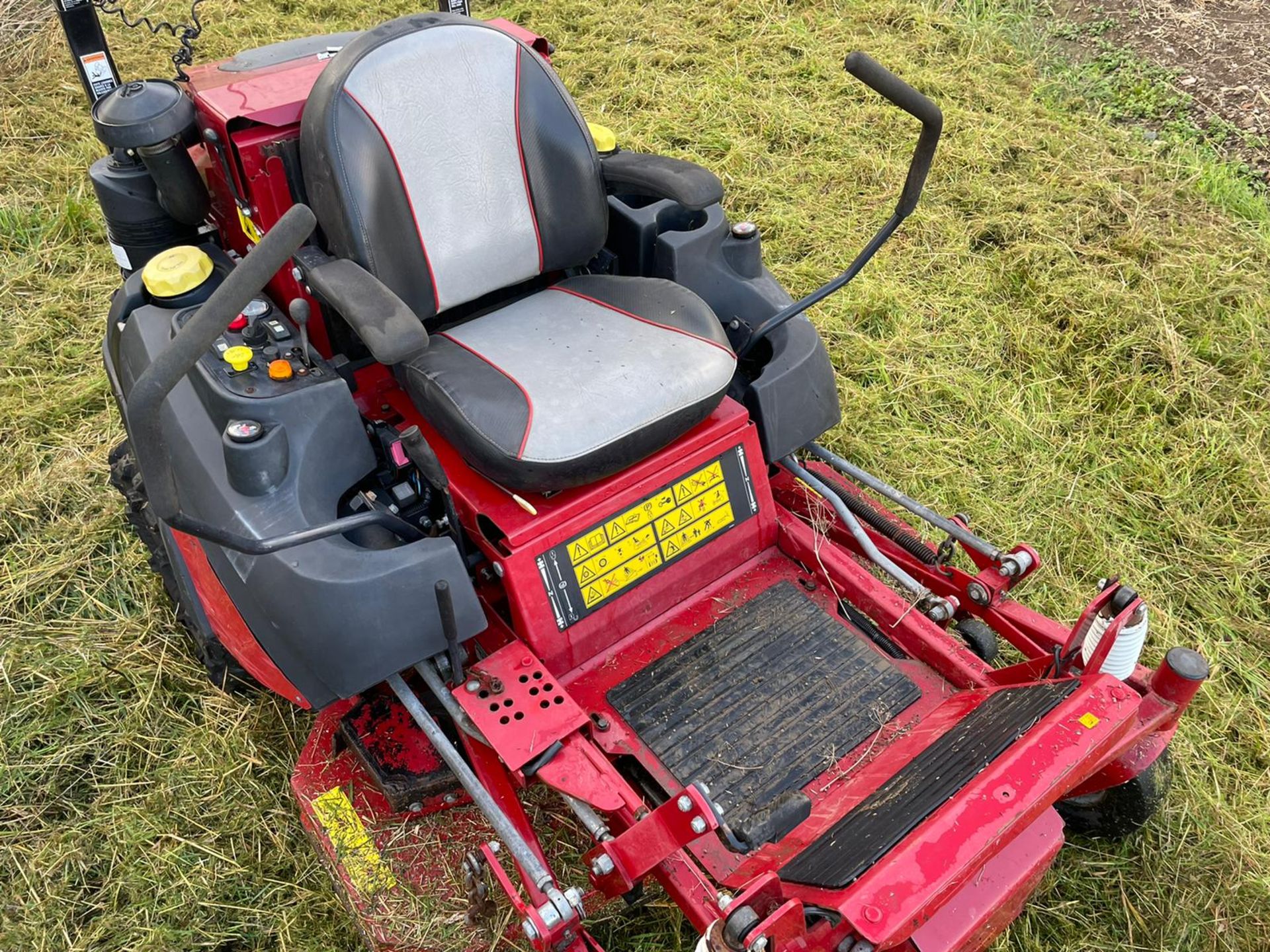 2012 FERRIS IS2500Z ZERO TURN MOWER, RUNS DRIVES AND CUTS WELL, ROAD REGISTERED, ROLL BAR *PLUS VAT* - Image 9 of 10