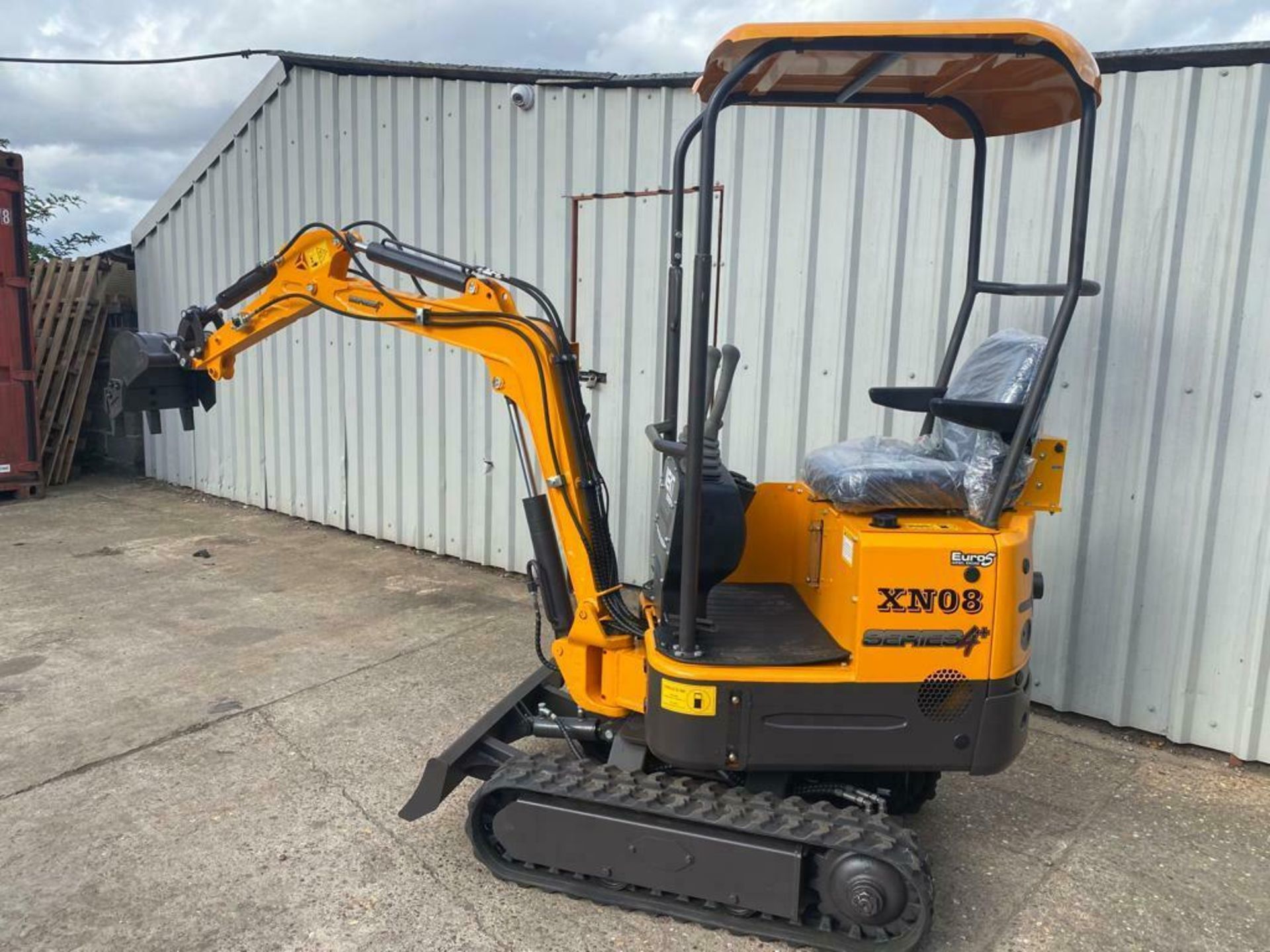 MINI EXCAVATOR RHINOCEROS XN08 SERIES 4+, SWING BOOM, YEAR 2021, LATEST MODEL, CE MARKED, 3 BUCKETS. - Image 5 of 10