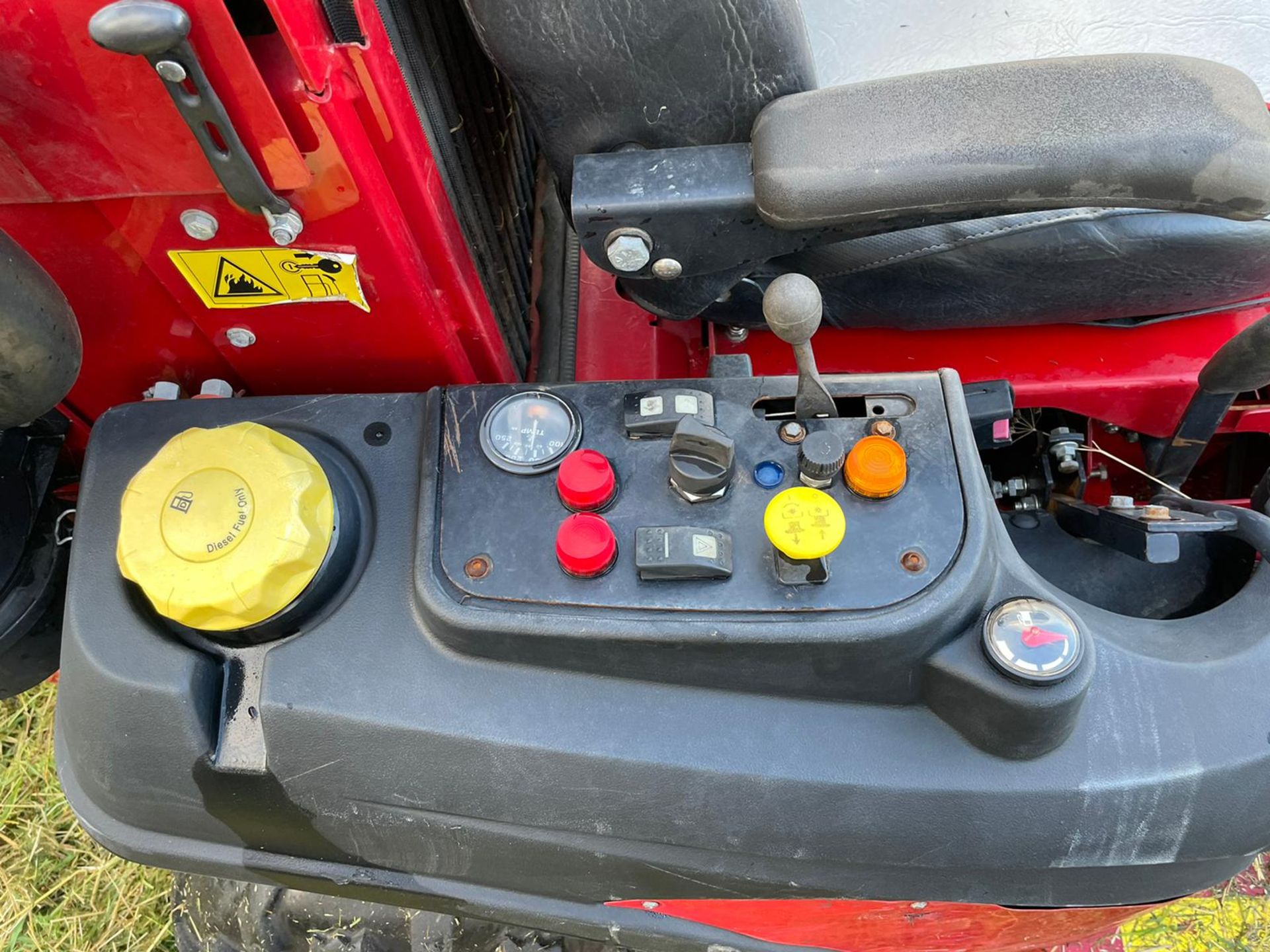 2012 FERRIS IS2500Z ZERO TURN MOWER, RUNS DRIVES AND CUTS WELL, ROAD REGISTERED, ROLL BAR *PLUS VAT* - Image 10 of 10