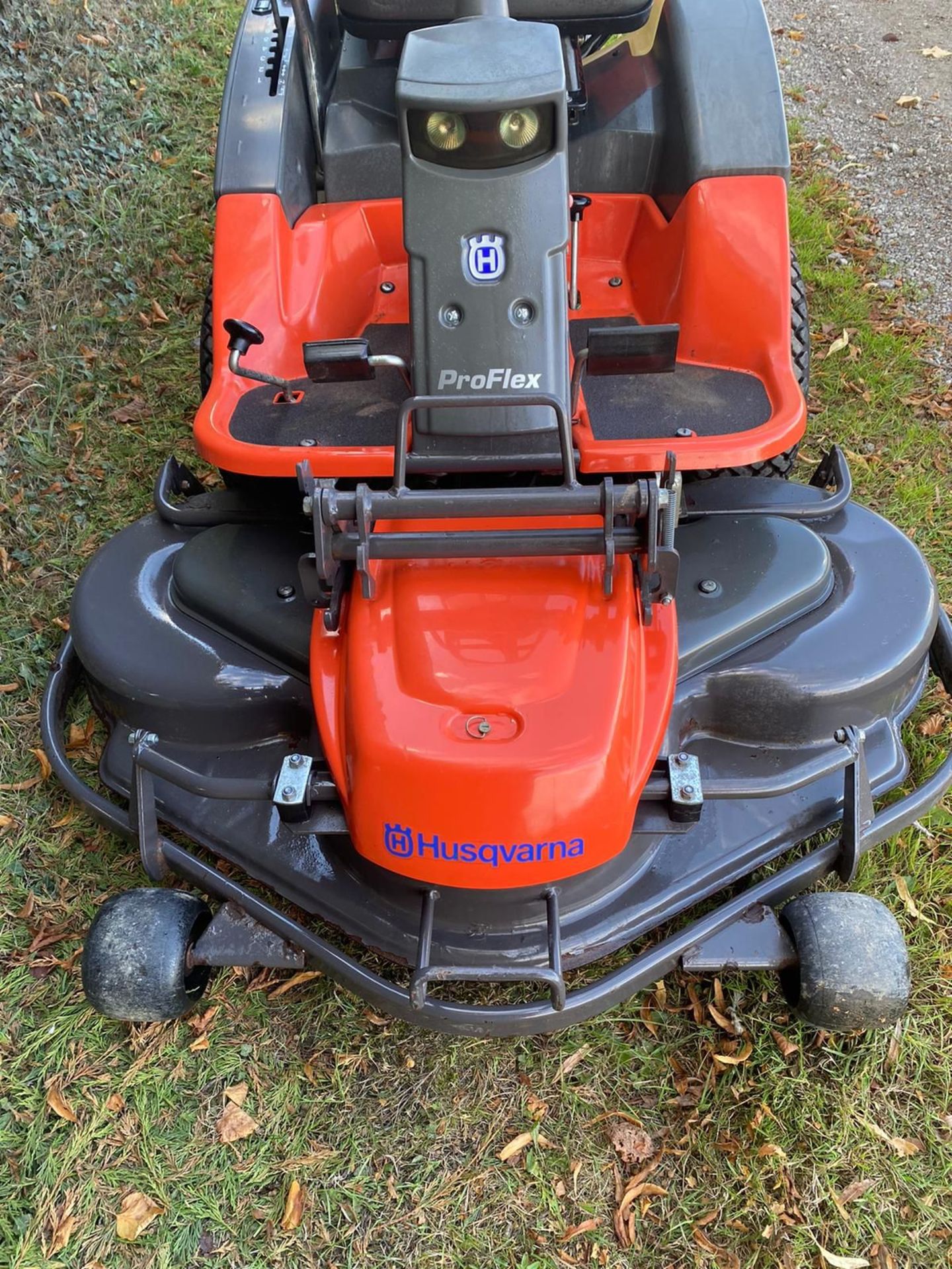 HUSQVARNA PRO FLEX 21 RIDE ON LAWN MOWER, HYDRAULIC UP AND DOWN DECK *NO VAT* - Image 10 of 11