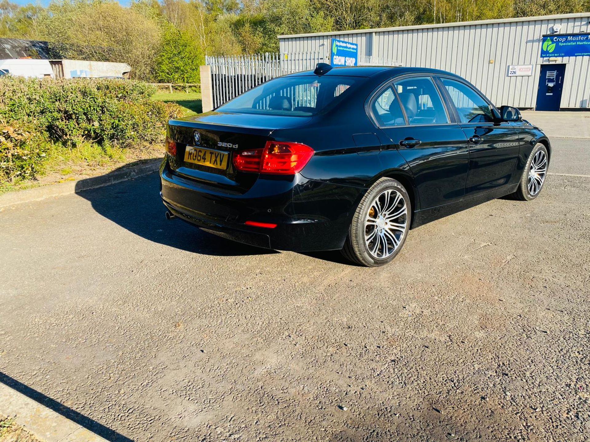 2014 BMW 320D BUSINESS EFFICIENTDYNAMICS, 4 DOOR SALOON, 2.0 DIESEL ENGINE, FULL SERVICE *NO VAT* - Image 4 of 10