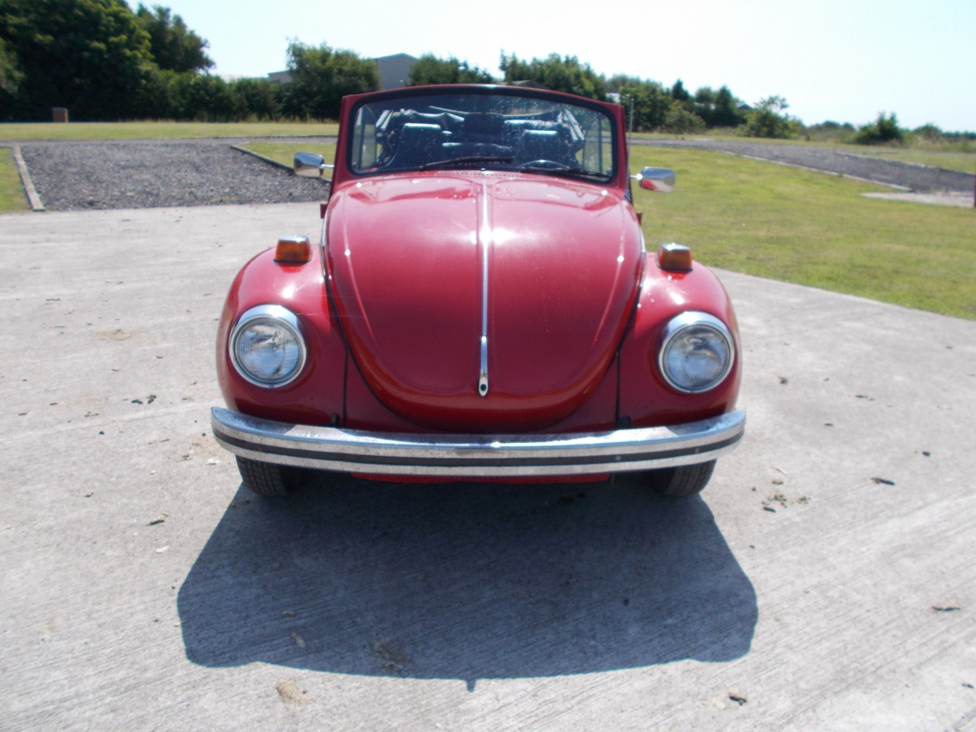 1972 (K) VOLKSWAGEN BEETLE CONVERTIBLE, 1600 TWIN PORT ENGINE, 4 SPEED MANUAL GEARBOX, LHD *NO VAT* - Image 2 of 24