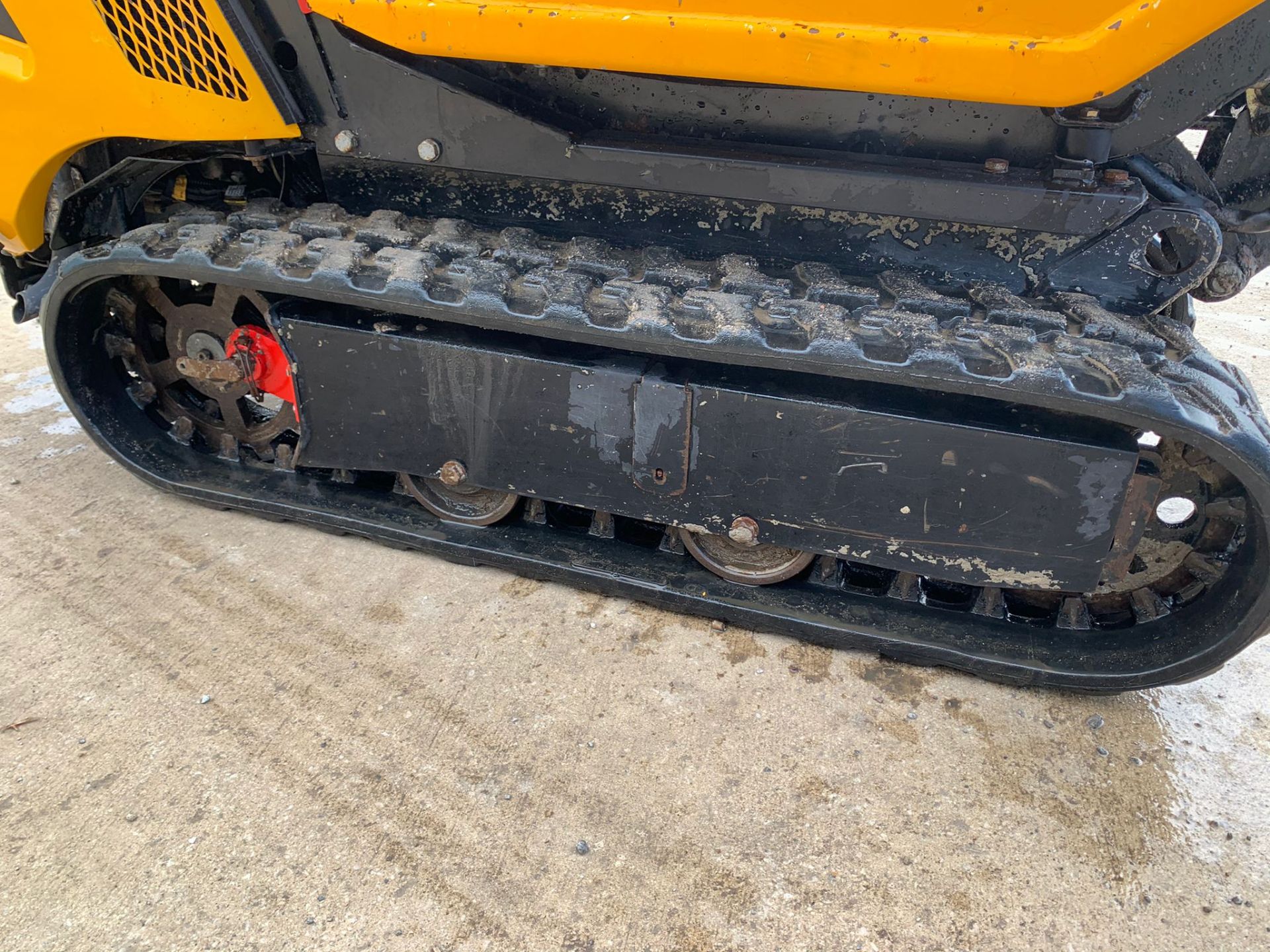 2018 JCB HTD-5 DIESEL TRACKED DUMPER, RUNS DRIVES AND WORKS WELL, HIGH TIP DUMP *PLUS VAT* - Image 9 of 12