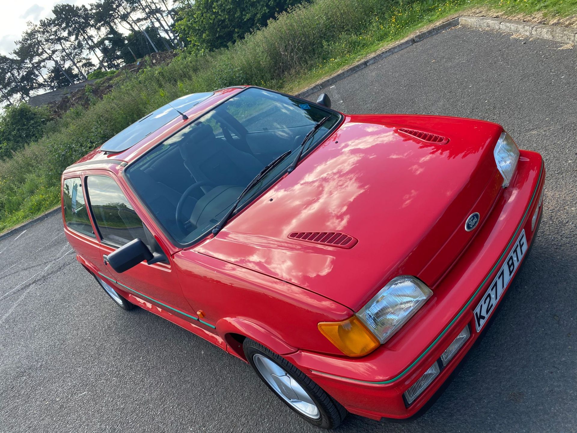 1992 FORD FIESTA XR2 I RED 3 DOOR HATCHBACK, 1.8 PETROL ENGINE, MANUAL 5 GEARS *NO VAT* - Image 4 of 30