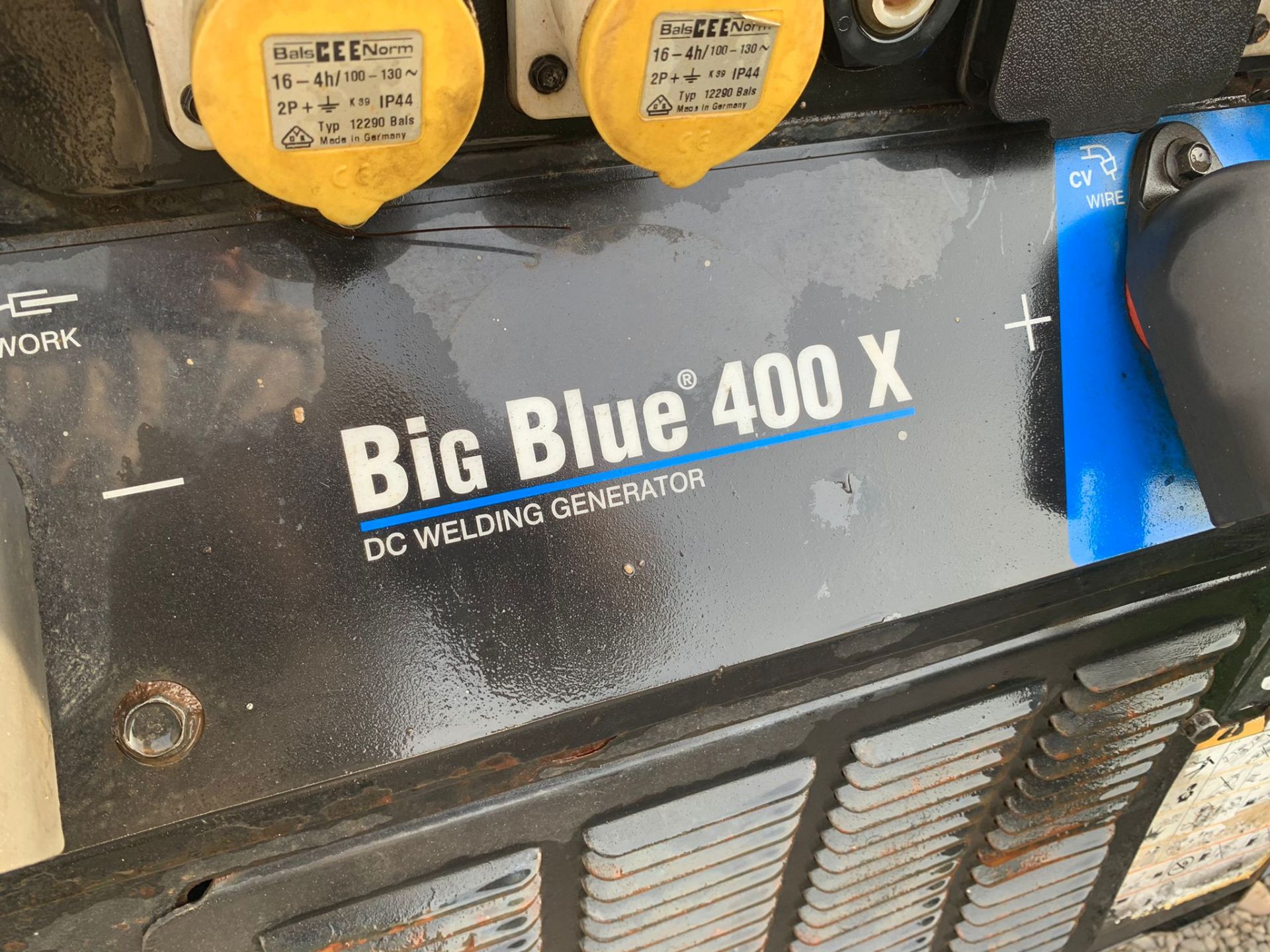 2007 MILLER BIG BLUE 400 X SINGLE AXLE TOW BEHIND WELDING GENERATOR, STARTS AND RUNS WELL - Image 13 of 13
