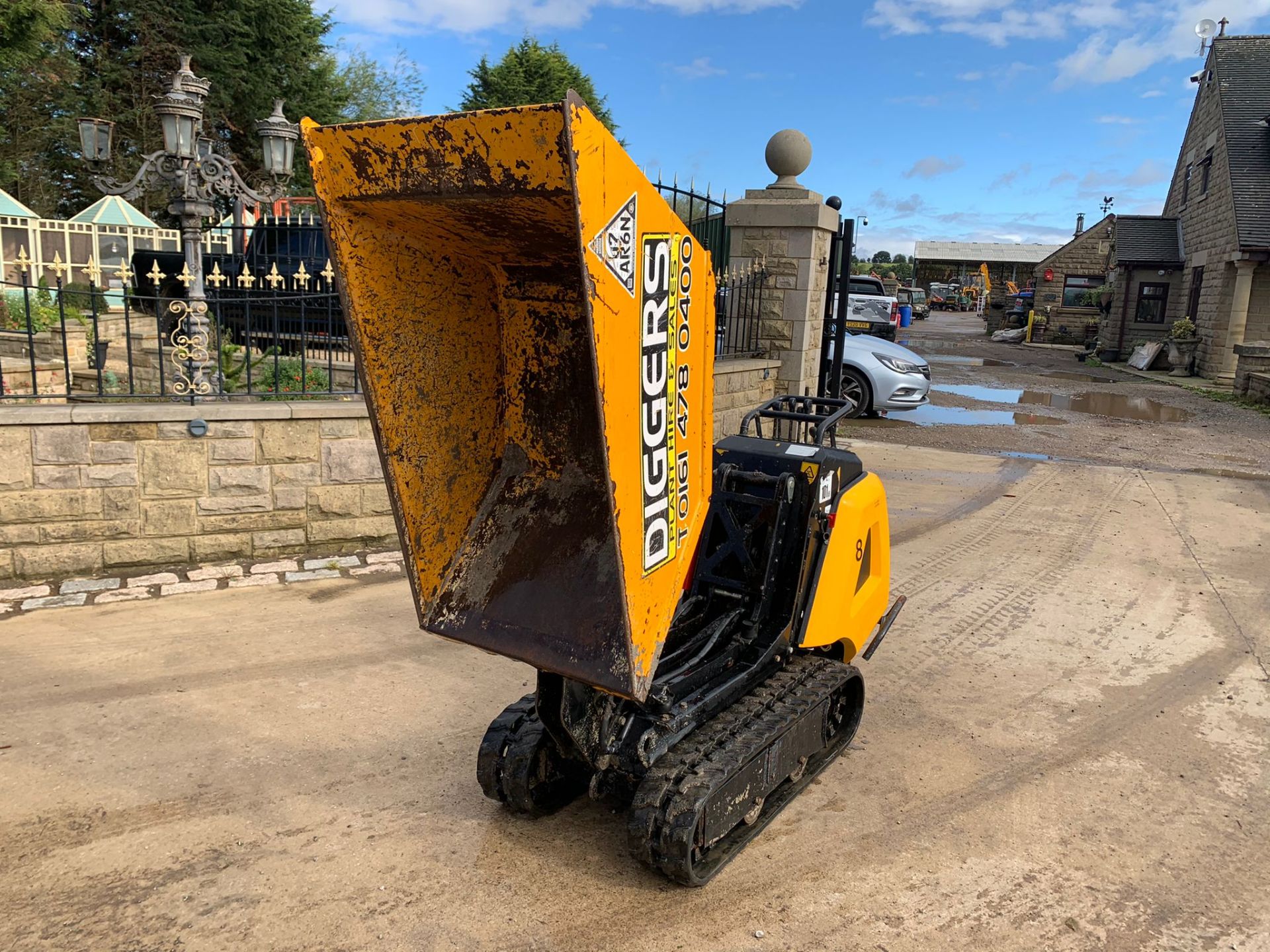 2018 JCB HTD-5 DIESEL TRACKED DUMPER, RUNS DRIVES AND WORKS WELL, HIGH TIP DUMP *PLUS VAT* - Image 3 of 12