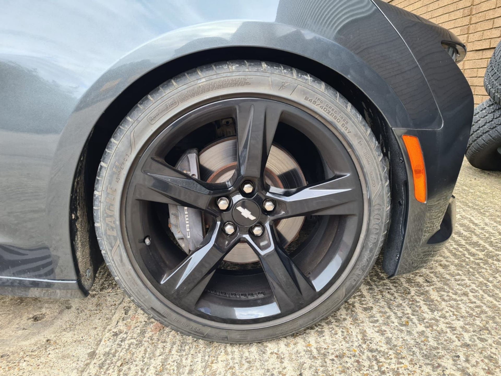 2017 Chevrolet Camaro 6.2 V8 grey with red and black interior plus vat with Nova *PLUS VAT* - Image 4 of 8