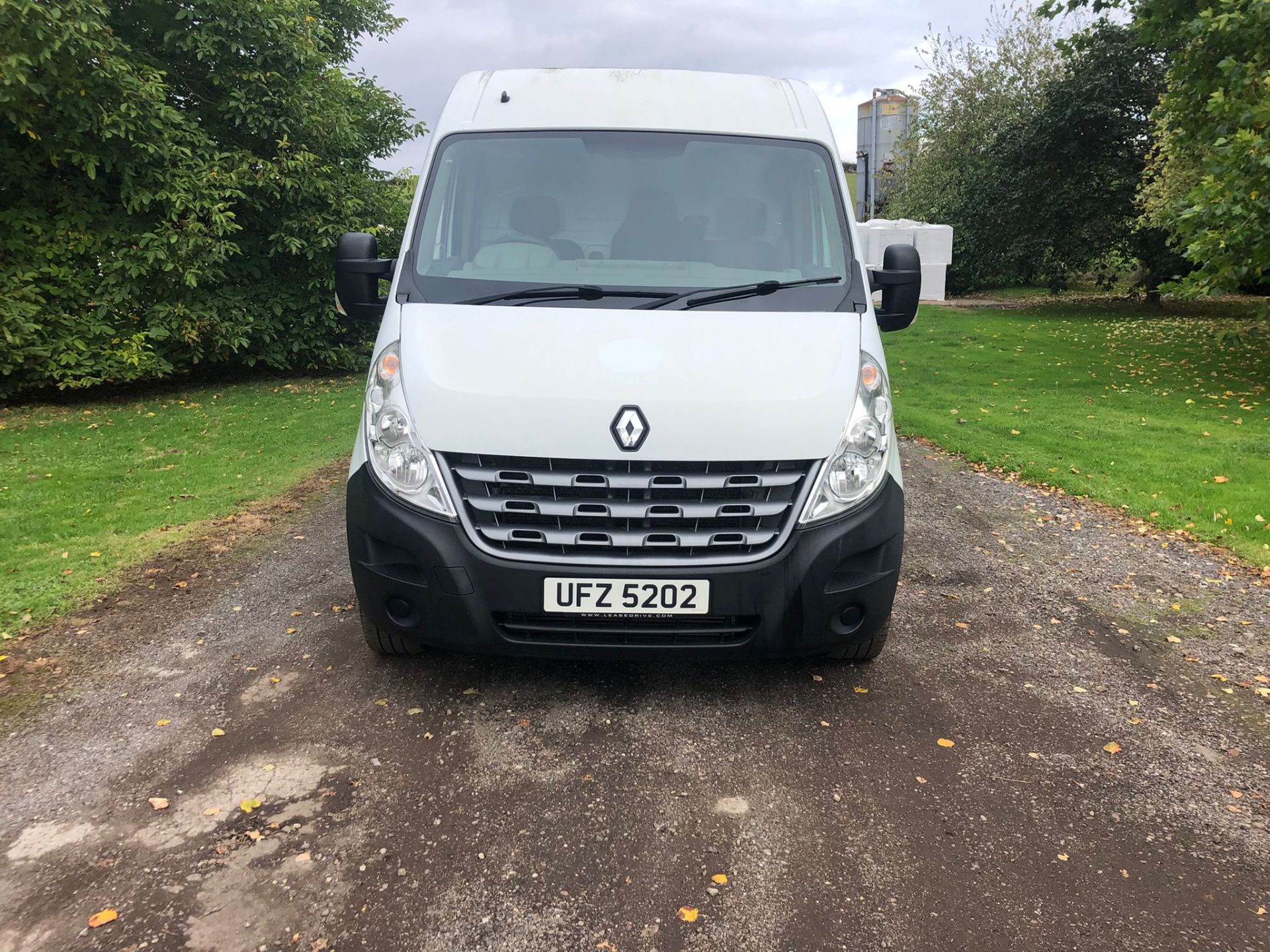 2014 RENAULT MASTER LM35 ENERGY DCI WHITE PANEL VAN, 111,390 MILES, 2.3 DIESEL *PLUS VAT* - Image 2 of 9