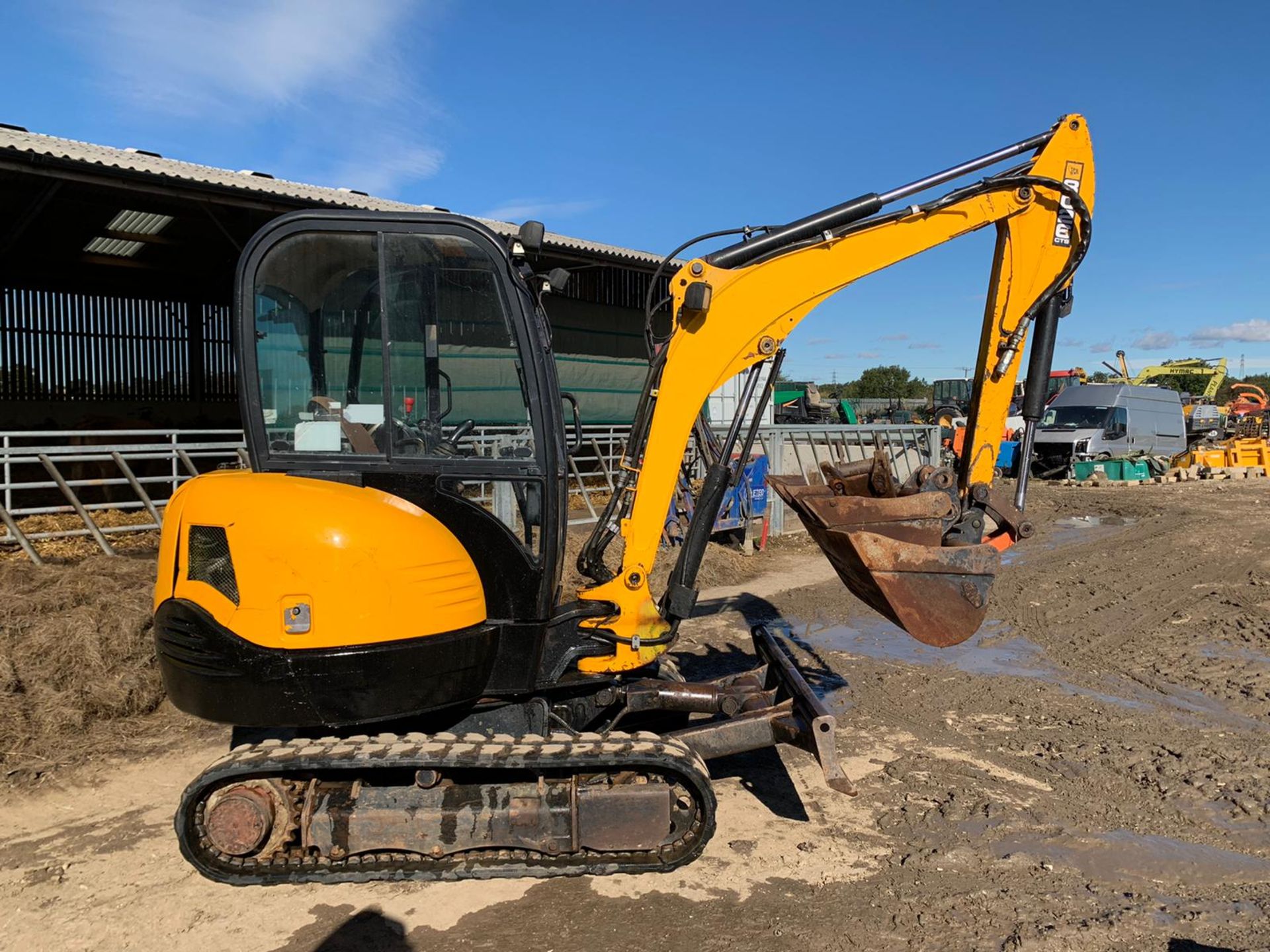 2012 JCB 8026 2.6 TON DIGGER, RUNS DRIVES AND DIGS WELL, SHOWING A LOW AND GENUINE 3045 HOURS - Image 4 of 24