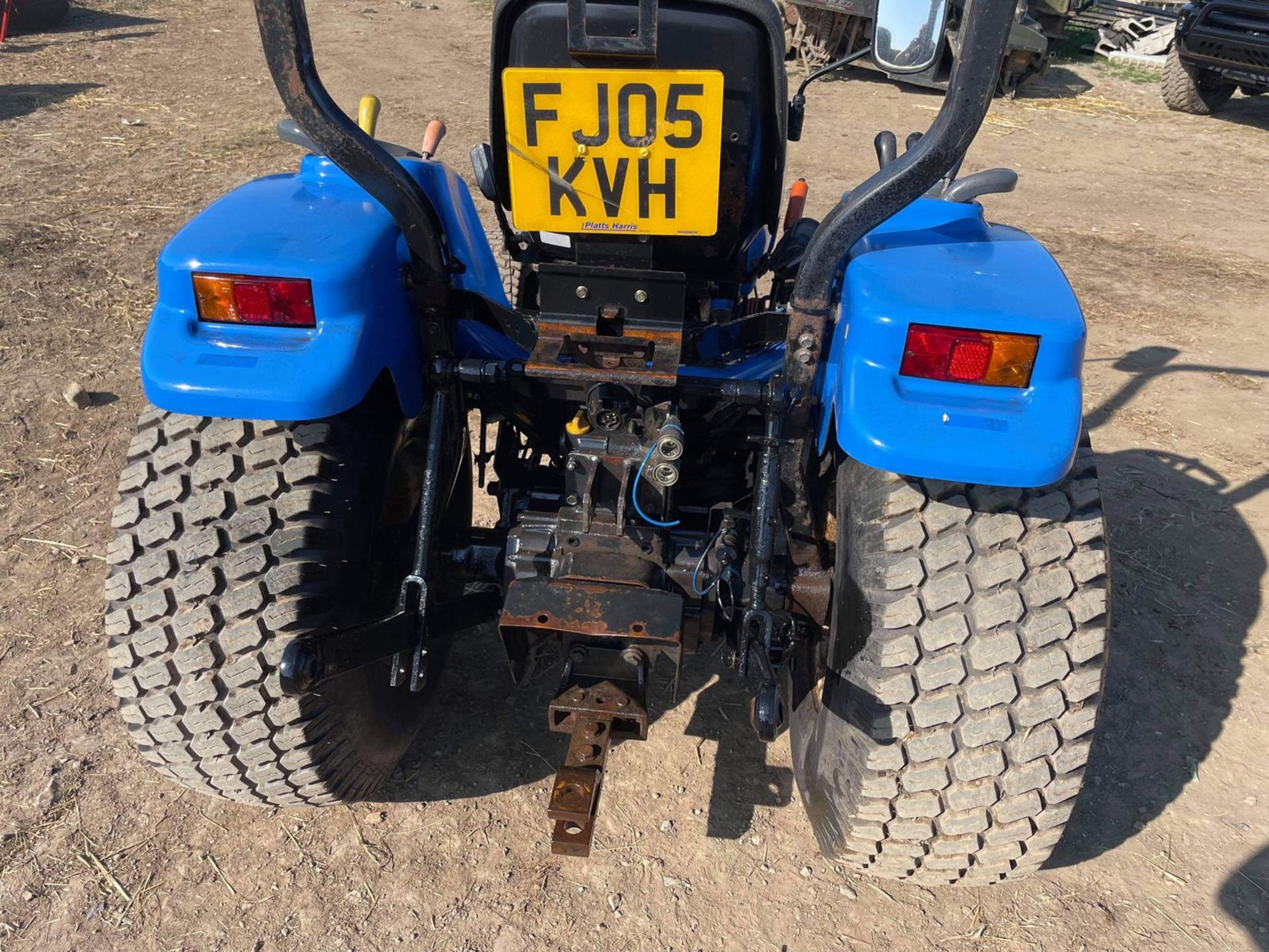 2005 NEW HOLLAND TC27DA 27hp 4WD COMPACT TRACTOR, RUNS DRIVES AND WORKS WELL, ROAD REGISTERED - Image 13 of 13