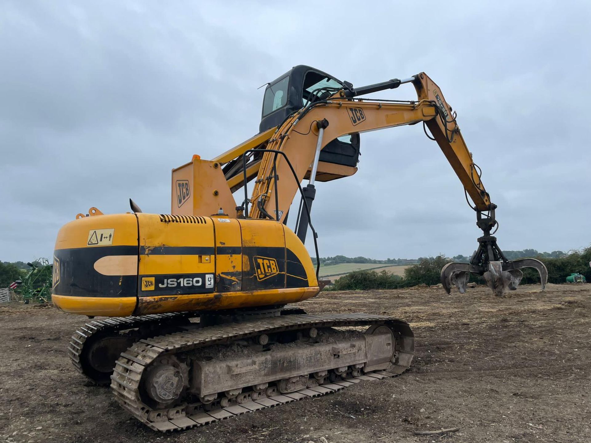 2009 JCB JS160LC 16 TON STEEL TRACKED EXCAVATOR, RUNS DRIVES AND WORKS WELL, HIGH RISING CAB - Image 2 of 7