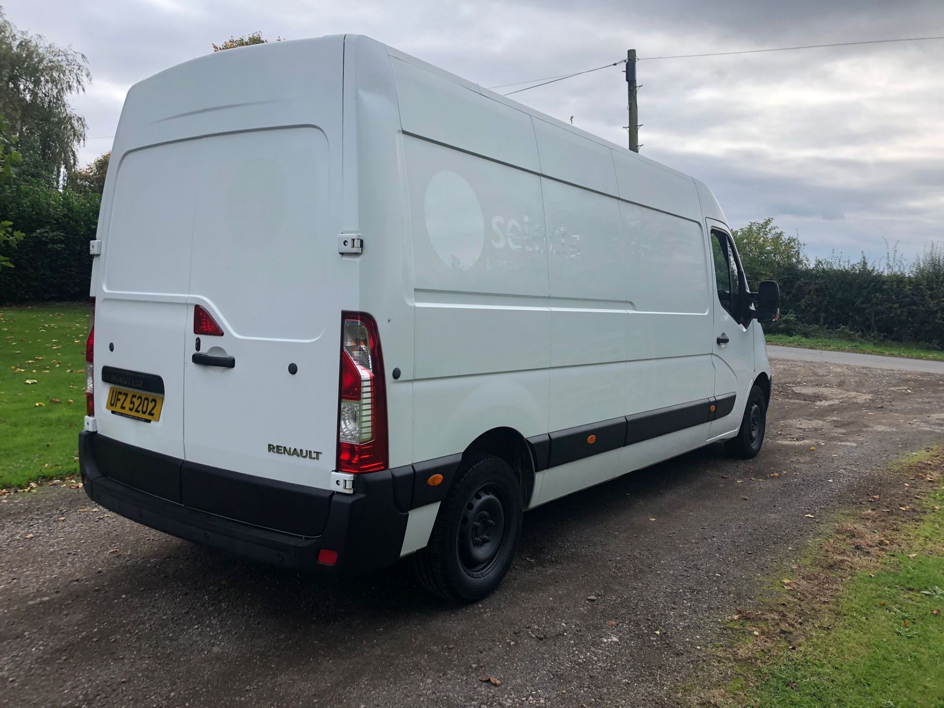 2014 RENAULT MASTER LM35 ENERGY DCI WHITE PANEL VAN, 111,390 MILES, 2.3 DIESEL *PLUS VAT* - Image 5 of 9