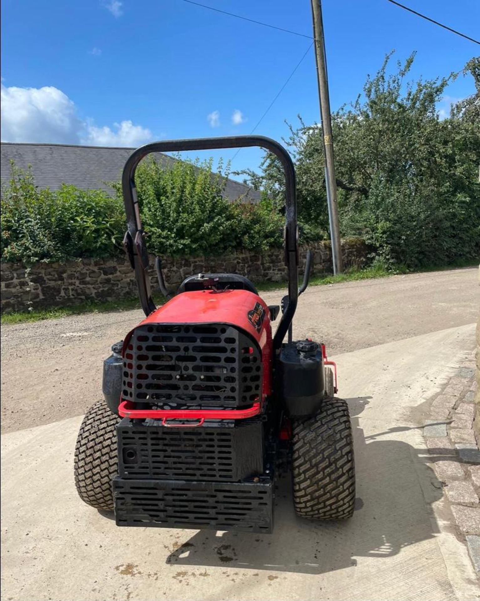 ARIENS 252 DIESEL ZERO TURN MOWER, RUNS DRIVES AND CUTS, GOOD SOLID TRIPLE BLADE DECK, ROLL BAR - Image 3 of 6