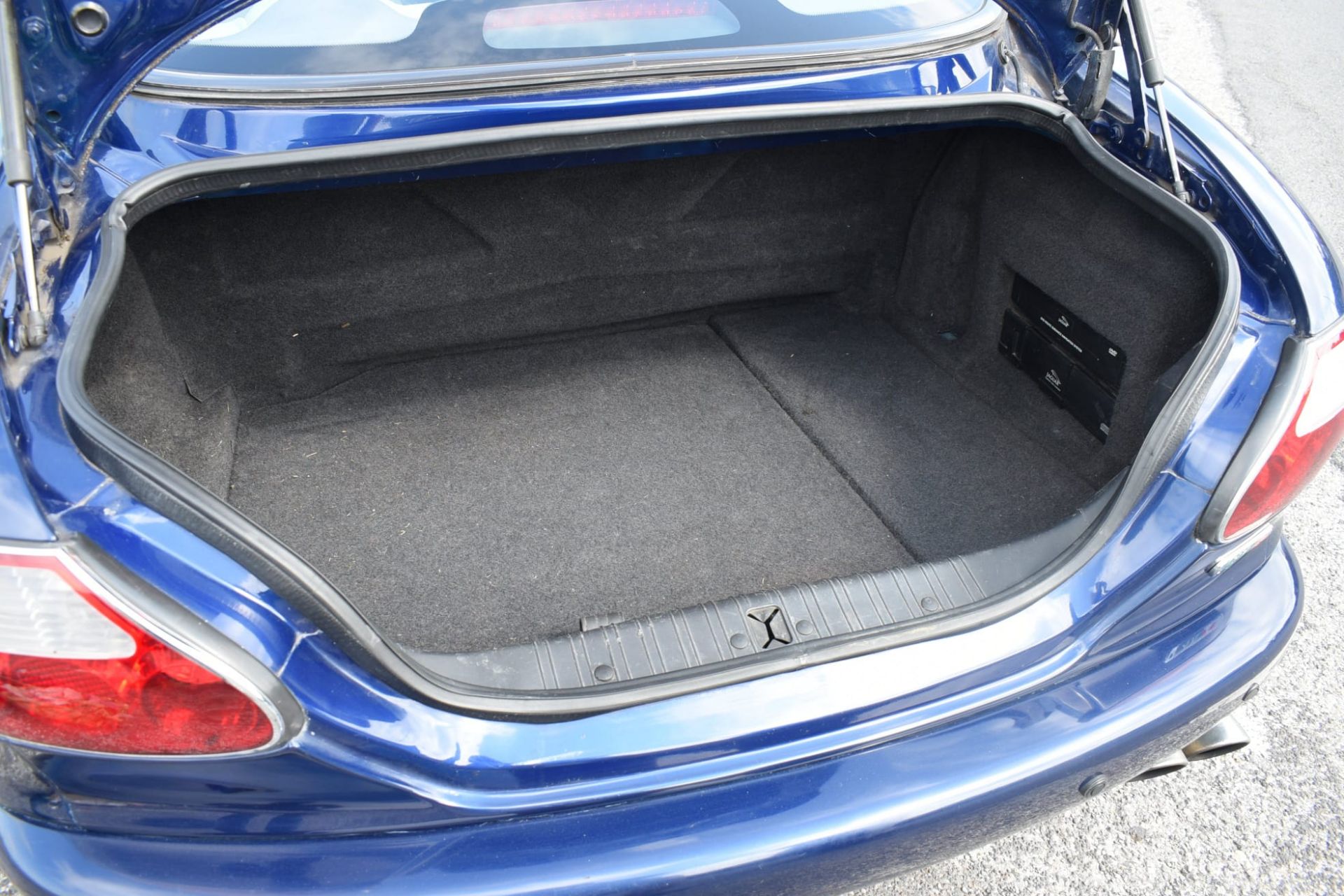 2003 JAGUAR XKR SUPERCHARGED BLUE AUTO, 115K MILES, 4.2 PETROL ENGINE *NO VAT* - Image 8 of 14