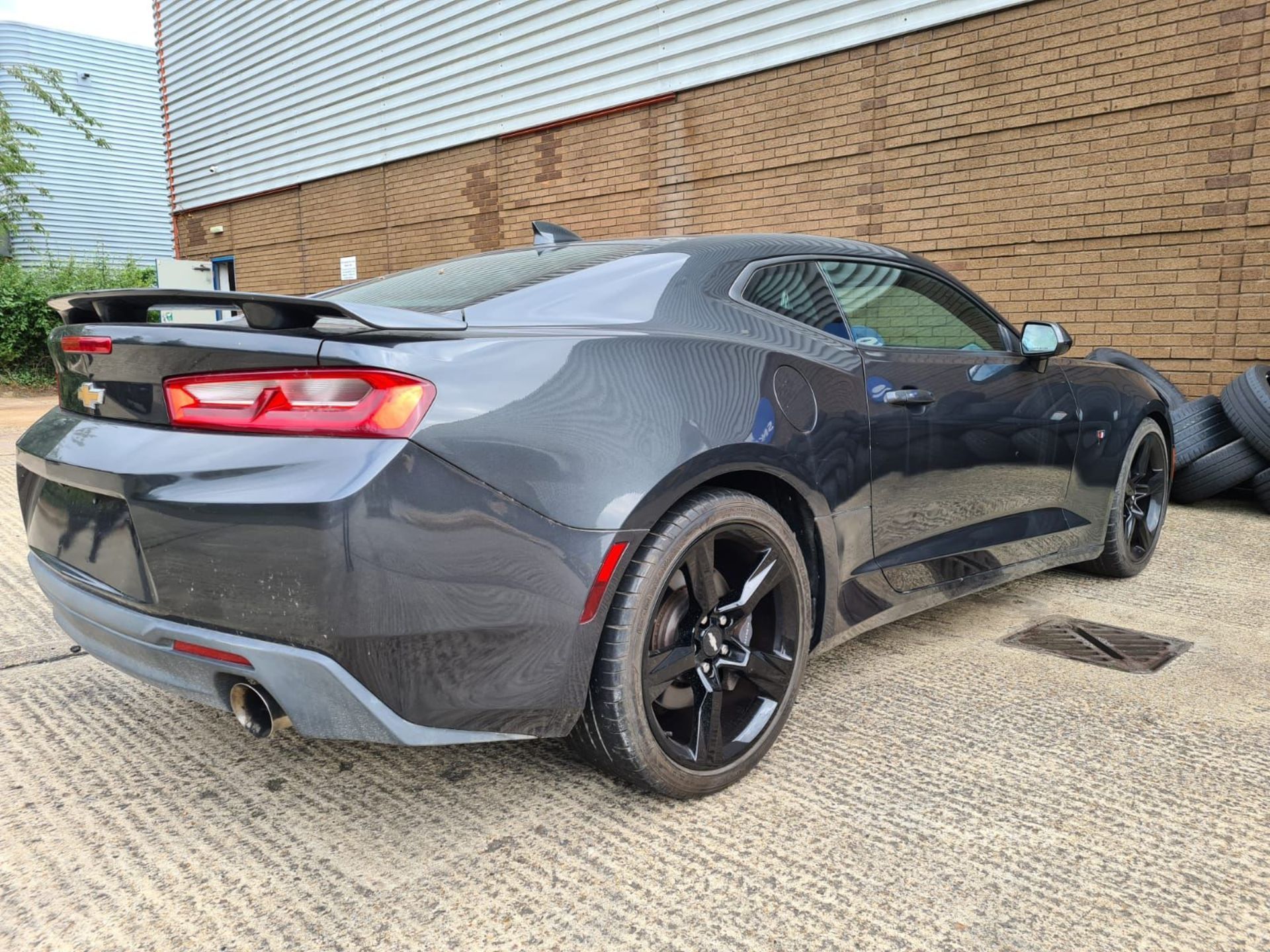 2017 Chevrolet Camaro 6.2 V8 grey with red and black interior plus vat with Nova *PLUS VAT* - Image 3 of 8