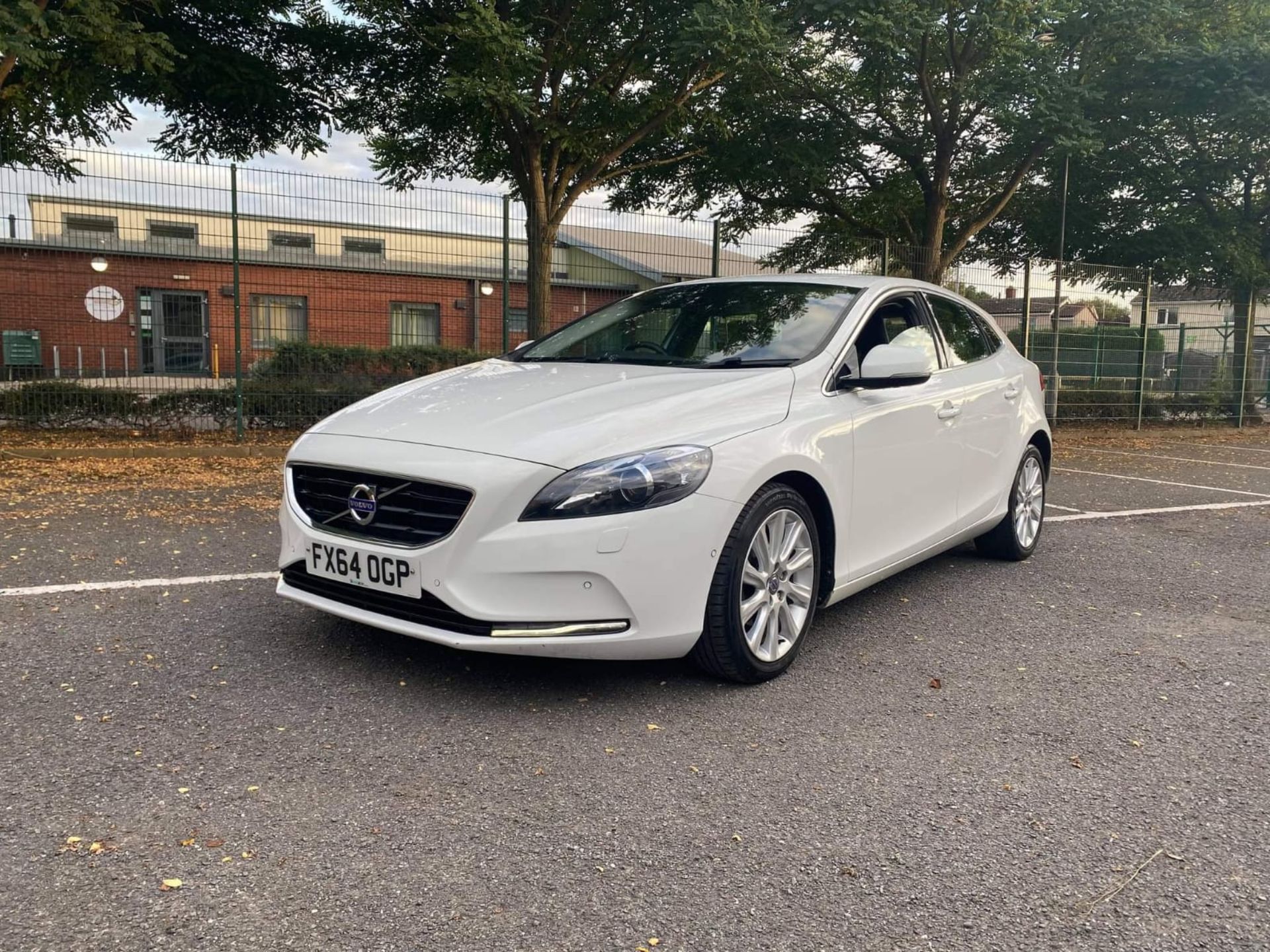 2014/64 VOLVO V40 SE LUX D2 WHITE HATCHBACK, 1.5 DIESEL ENGINE, 1 PREVIOUS KEEPERS *NO VAT* - Image 7 of 15