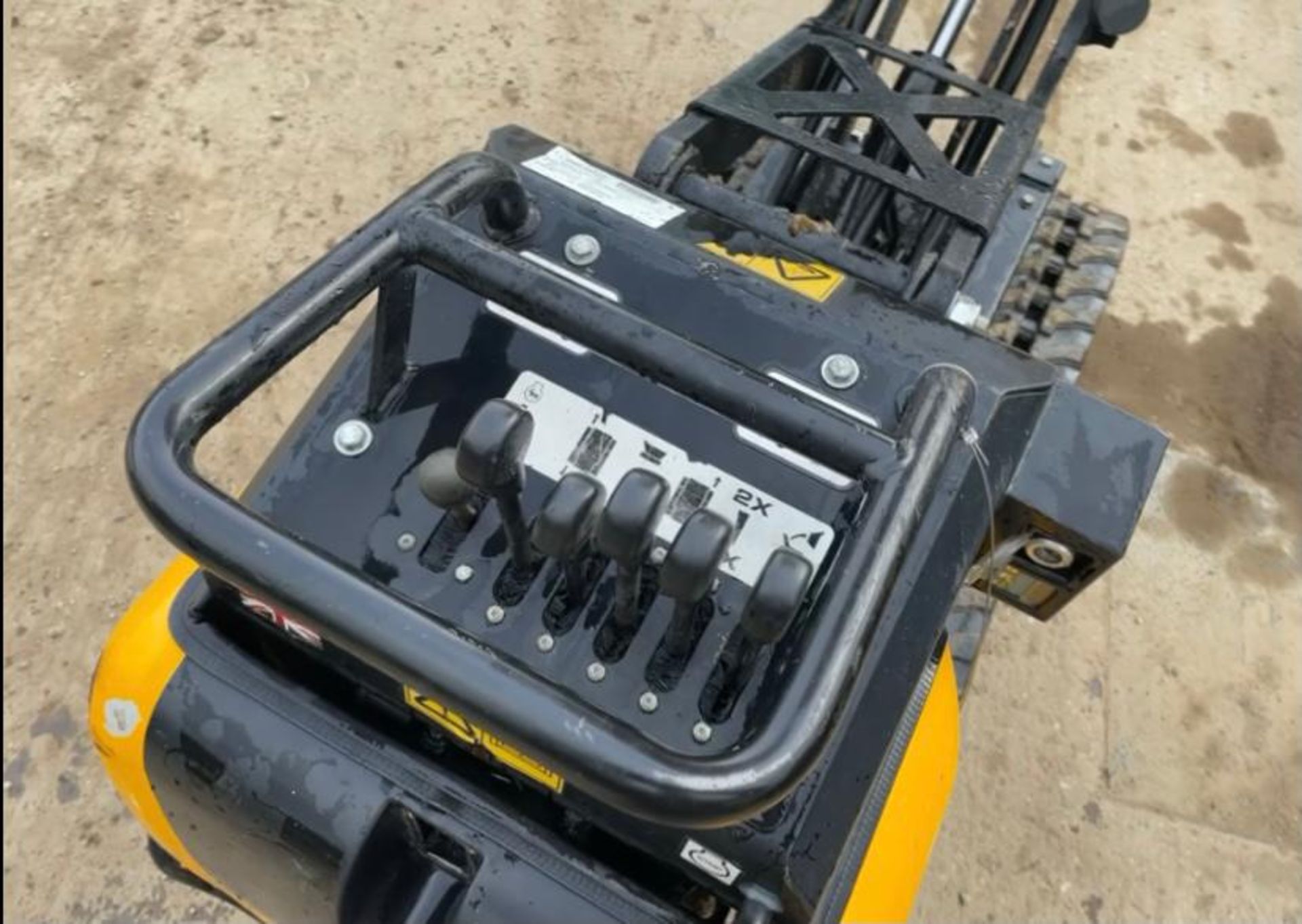 2018 JCB HTD-5 DIESEL TRACKED DUMPER, RUNS DRIVES AND WORKS WELL, HIGH TIP DUMP *PLUS VAT* - Image 7 of 7