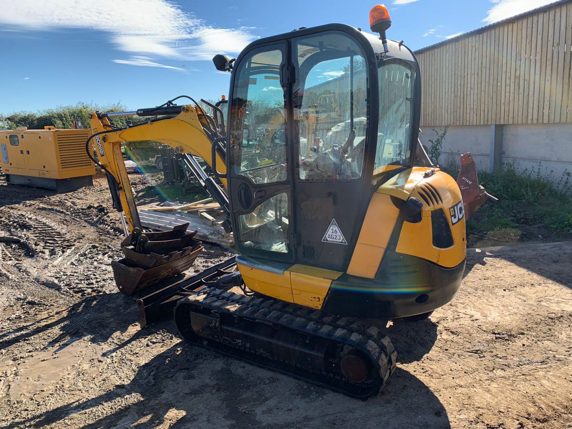 2012 JCB 8026 2.6 TON DIGGER, RUNS DRIVES AND DIGS WELL, SHOWING A LOW AND GENUINE 3045 HOURS - Image 6 of 24