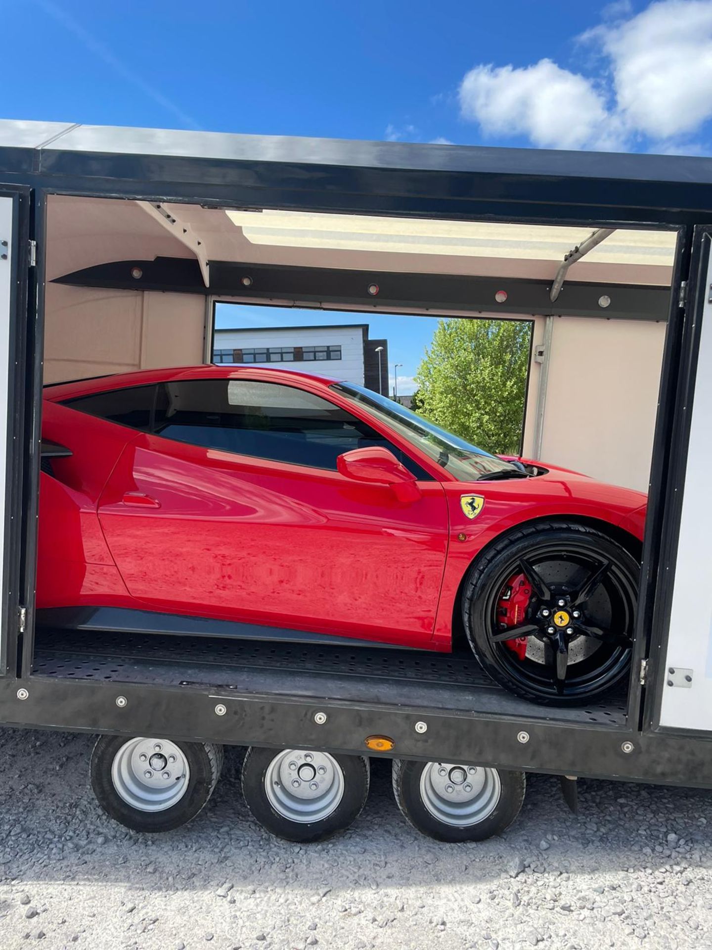 2016 FERRARI 488 GTB 2DR RED COUPE, PETROL, AUTOMATIC, 11K MILES, LEFT HAND DRIVE *NO VAT* - Image 7 of 22