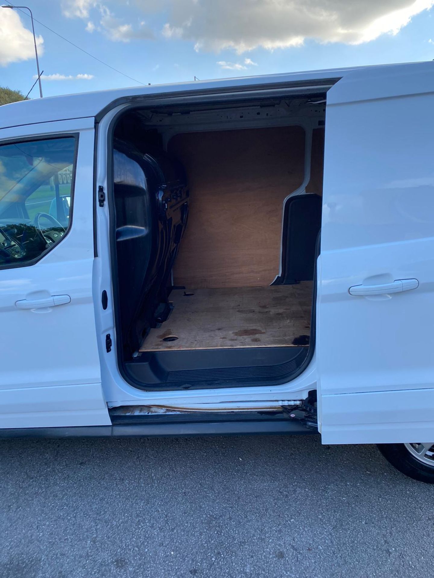 2017 FORD TRANSIT CONNECT 240 LIMITED WHITE PANEL VAN, 1.5 DIESEL, 125K MILES *PLUS VAT* - Image 9 of 13