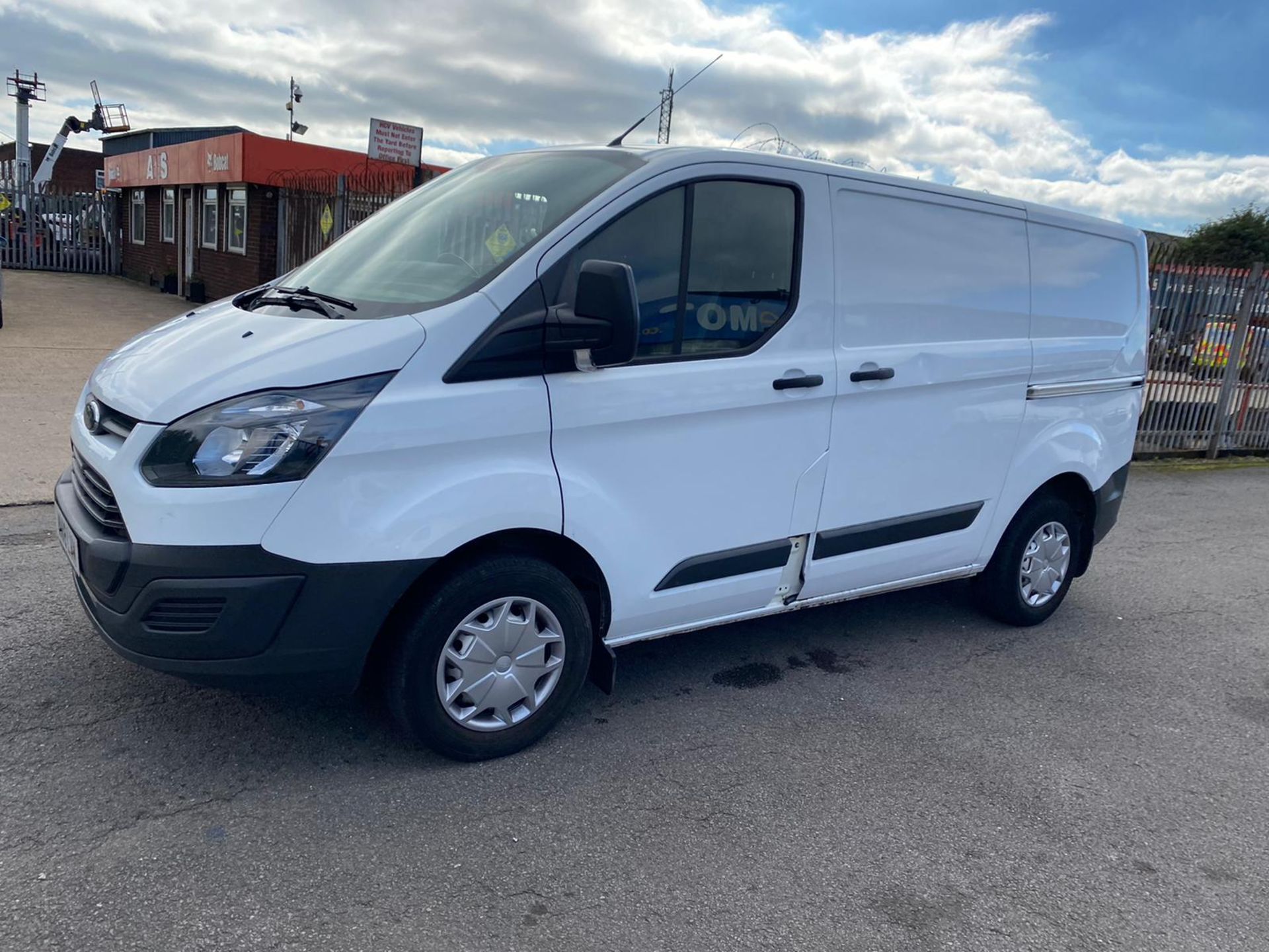 2018 FORD TRANSIT CUSTOM 290 WHITE PANEL VAN, 109K MILES, 2.0 DIESEL ENGINE *PLUS VAT* - Image 3 of 12