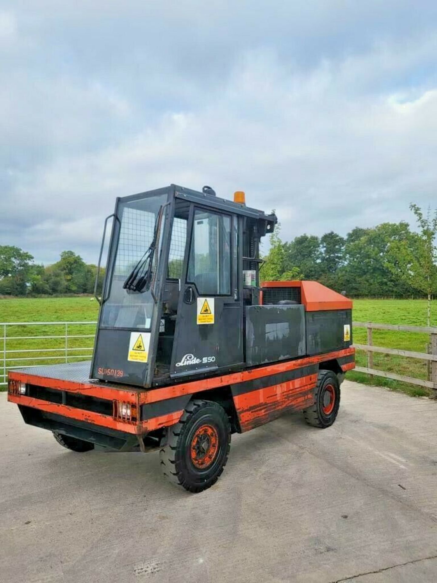 LINDE 5 TON S50 SIDE LOADER FORKLIFT, YEAR 2004, TRIPLE MAST, FREE LIFT, LIFTS UPTO 6.5 METRES