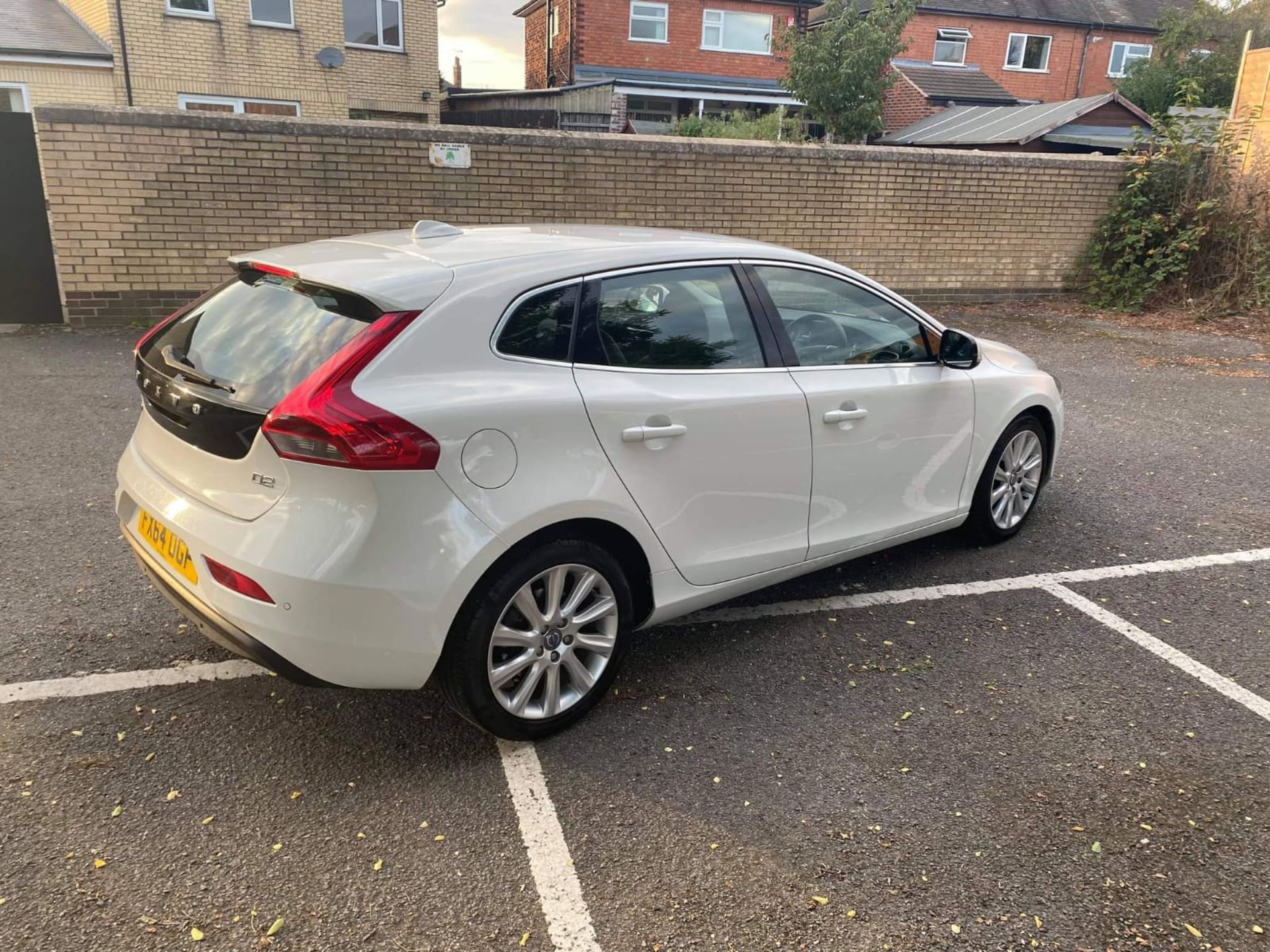 2014/64 VOLVO V40 SE LUX D2 WHITE HATCHBACK, 1.5 DIESEL ENGINE, 1 PREVIOUS KEEPERS *NO VAT* - Image 6 of 15