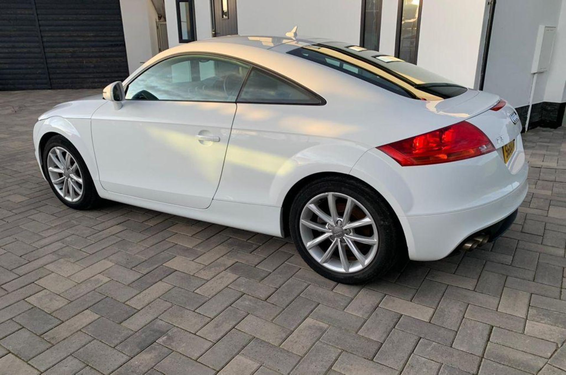 2010/60 AUDI TT SPORT TDI QUATTRO WHITE COUPE, 2.0 DIESEL ENGINE, 81,376 MILES *NO VAT* - Image 10 of 24