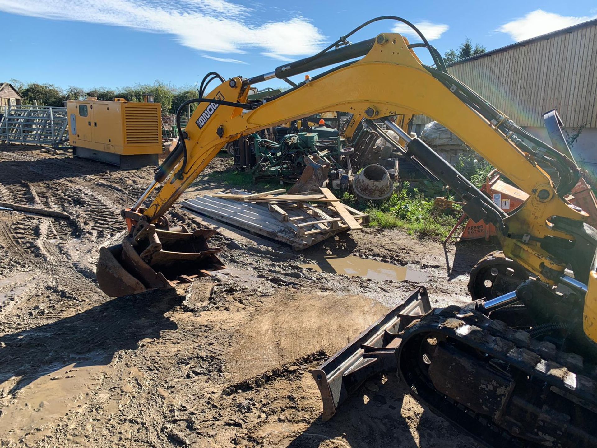 2012 JCB 8026 2.6 TON DIGGER, RUNS DRIVES AND DIGS WELL, SHOWING A LOW AND GENUINE 3045 HOURS - Image 9 of 24