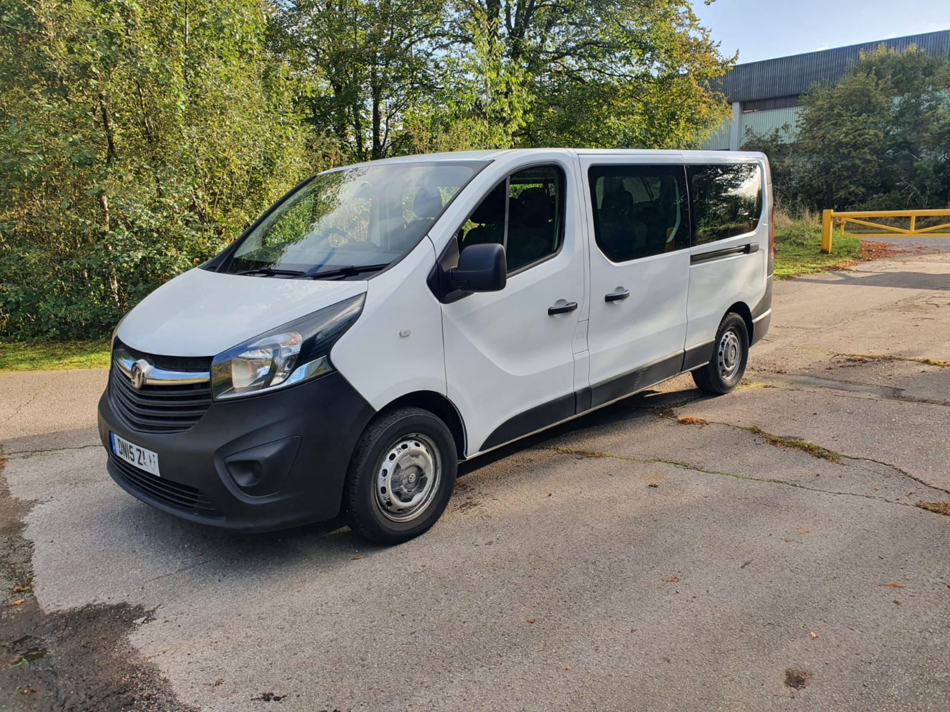 2015 VAUXHALL VIVARO CDTI WHITE MPV, 1.6 DIESEL ENGINE, SHOWING 98,446 MILES *NO VAT* - Image 3 of 18