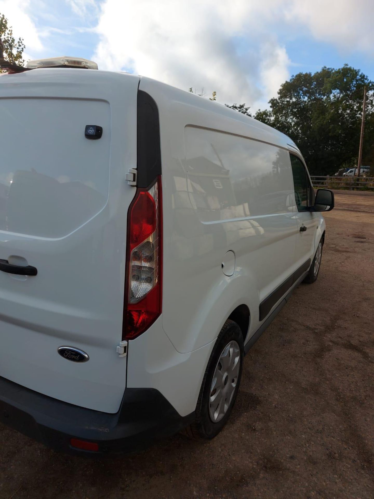 2015/64 FORD TRANSIT CONNECT 240 LWB WHITE PANEL VAN, 75K MILES, 1.5 DIESEL ENGINE *PLUS VAT* - Image 6 of 8