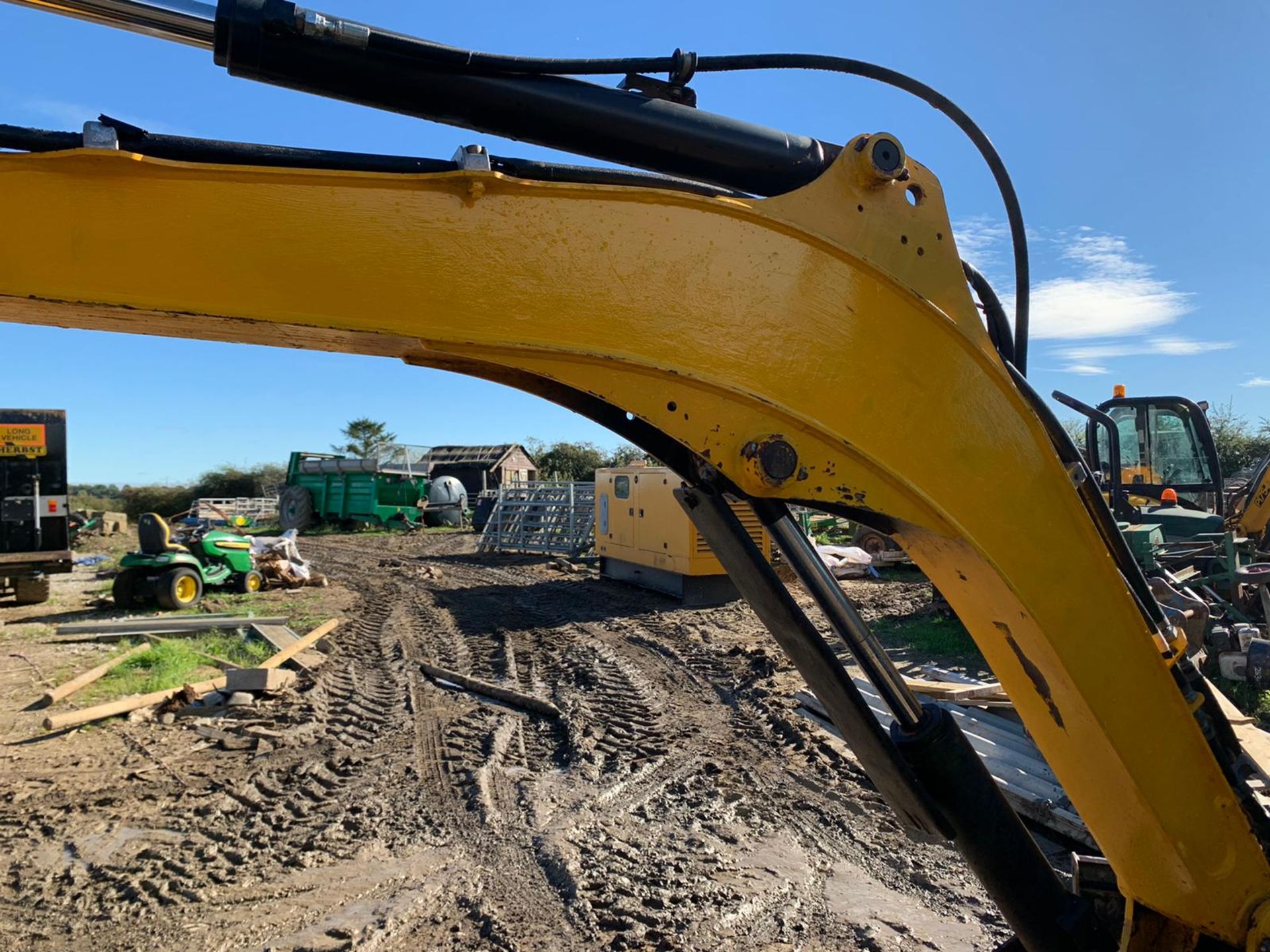 2012 JCB 8026 2.6 TON DIGGER, RUNS DRIVES AND DIGS WELL, SHOWING A LOW AND GENUINE 3045 HOURS - Image 10 of 24