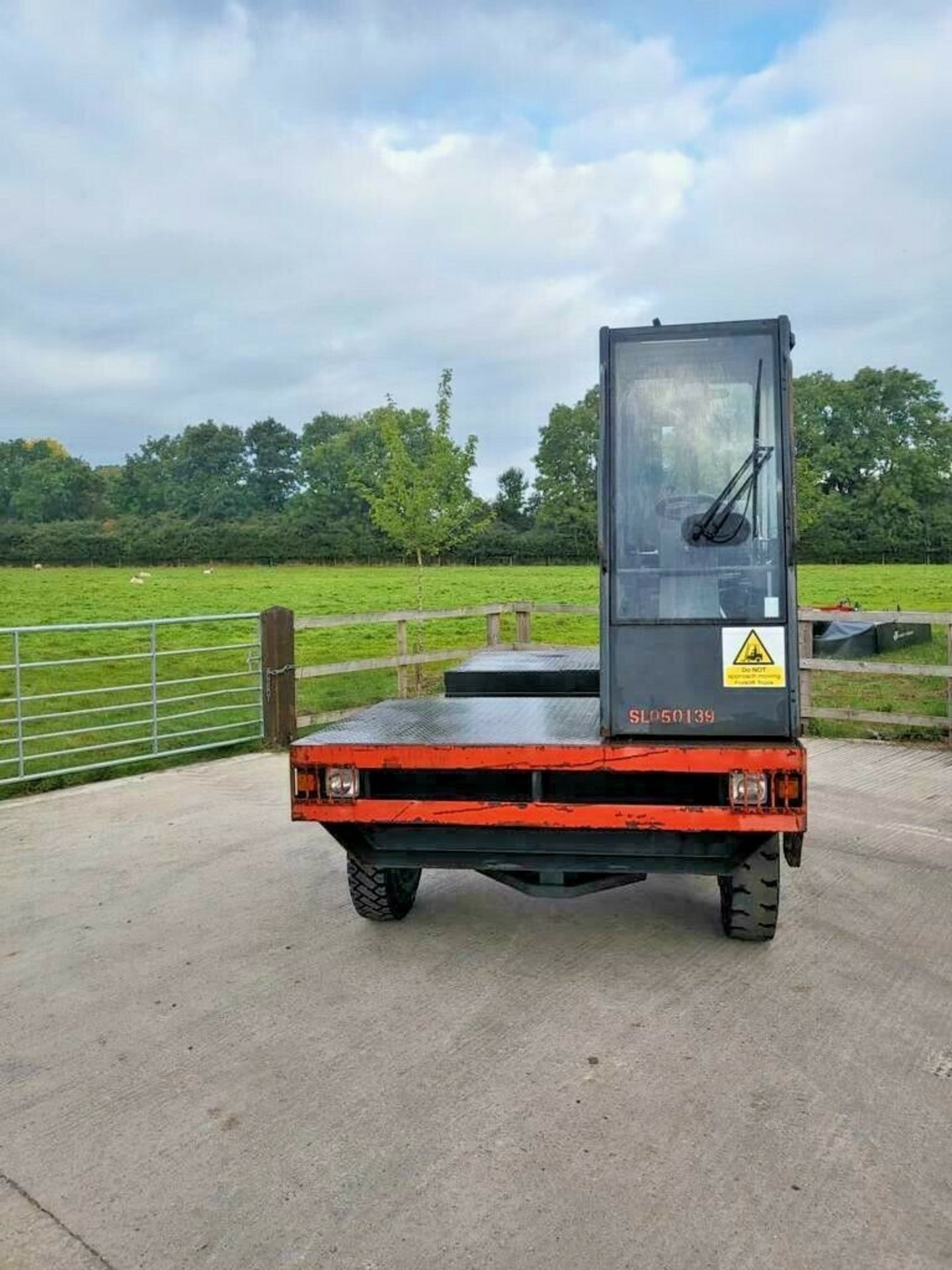 LINDE 5 TON S50 SIDE LOADER FORKLIFT, YEAR 2004, TRIPLE MAST, FREE LIFT, LIFTS UPTO 6.5 METRES - Image 3 of 6