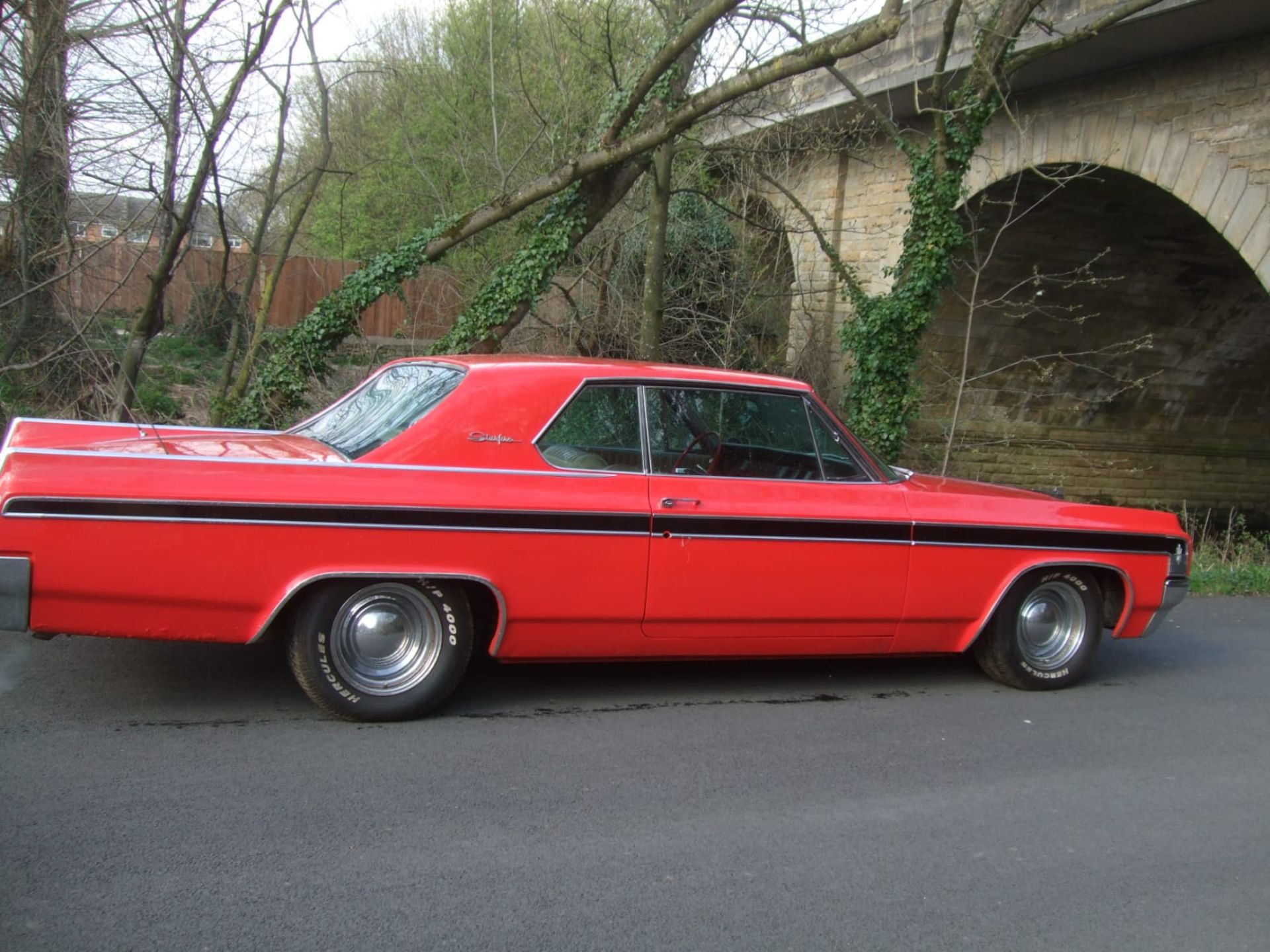 1963 OLDSMOBILE, STARFIRE COUPE, RARE CAR! SHOWING 71,026 MILES, MOT AND TAX EXEMPT *NO VAT* - Image 4 of 11