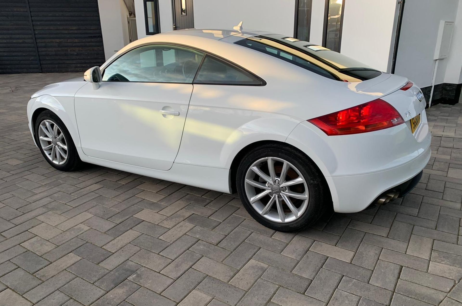 2010/60 AUDI TT SPORT TDI QUATTRO WHITE COUPE, 2.0 DIESEL ENGINE, 81,376 MILES *NO VAT* - Image 14 of 24