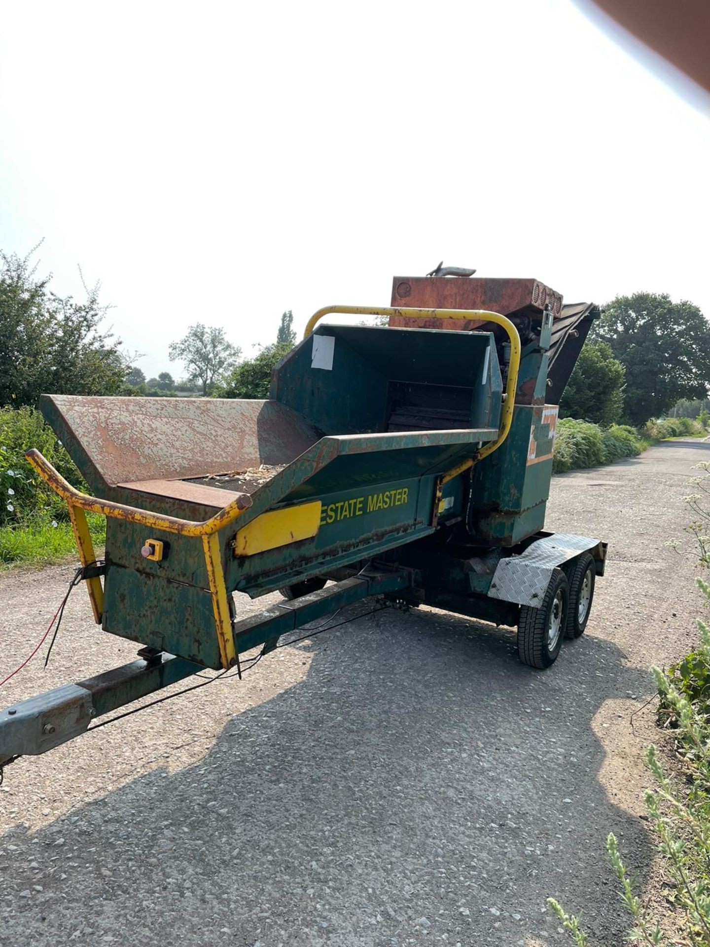 ESTATE MASTER 036 WASTE SHREDDER, RUNS WORKS AND SHREDS, TWIN AXLE, DIESEL ENGINE *NO VAT* - Image 2 of 5