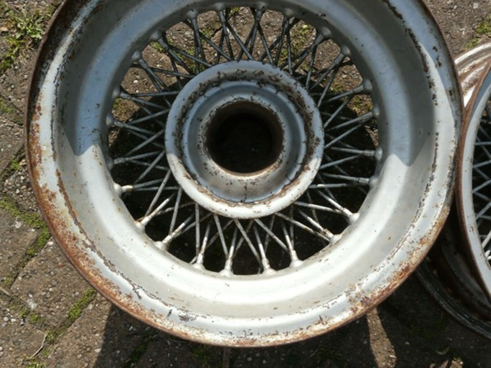 JAGUAR E TYPE WIRE RIMS, 3 CHROME 2 PAINTED, SPLINE FITTING 15inch XA455C, DRC5K *PLUS VAT* - Image 10 of 12