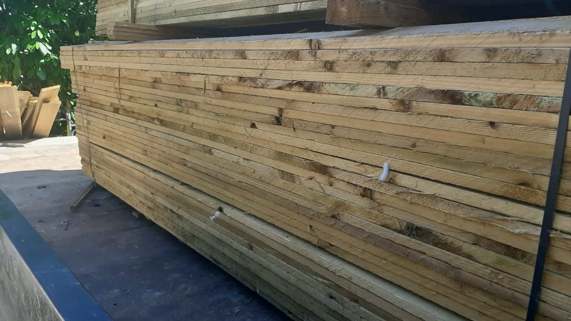 50 TREATED TIMBER BOARDS, 1800 x 100 x 22 mm, ALL NEW AND TREATED *NO VAT* - Image 2 of 4