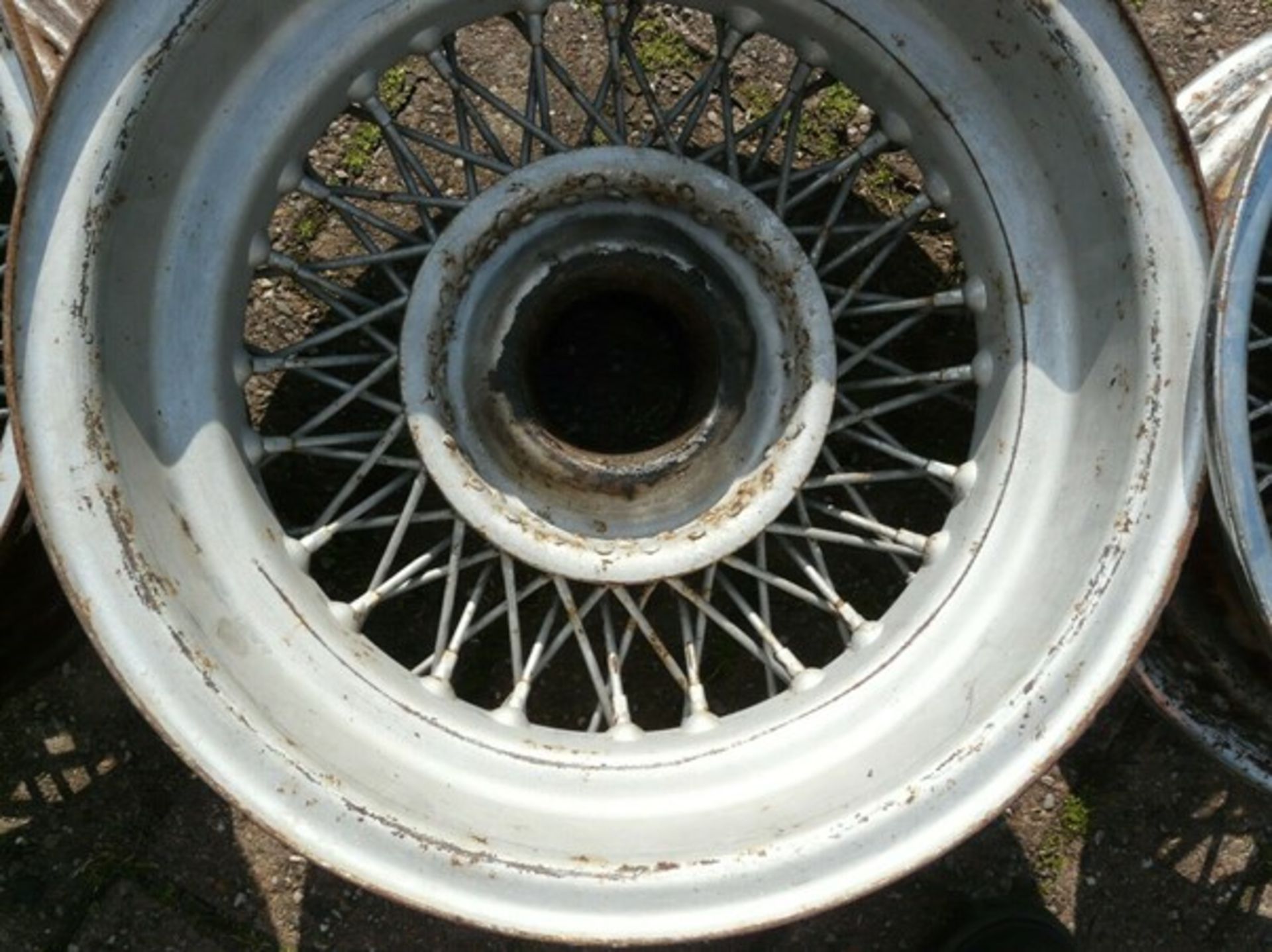 JAGUAR E TYPE WIRE RIMS, 3 CHROME 2 PAINTED, SPLINE FITTING 15inch XA455C, DRC5K *PLUS VAT* - Image 9 of 12