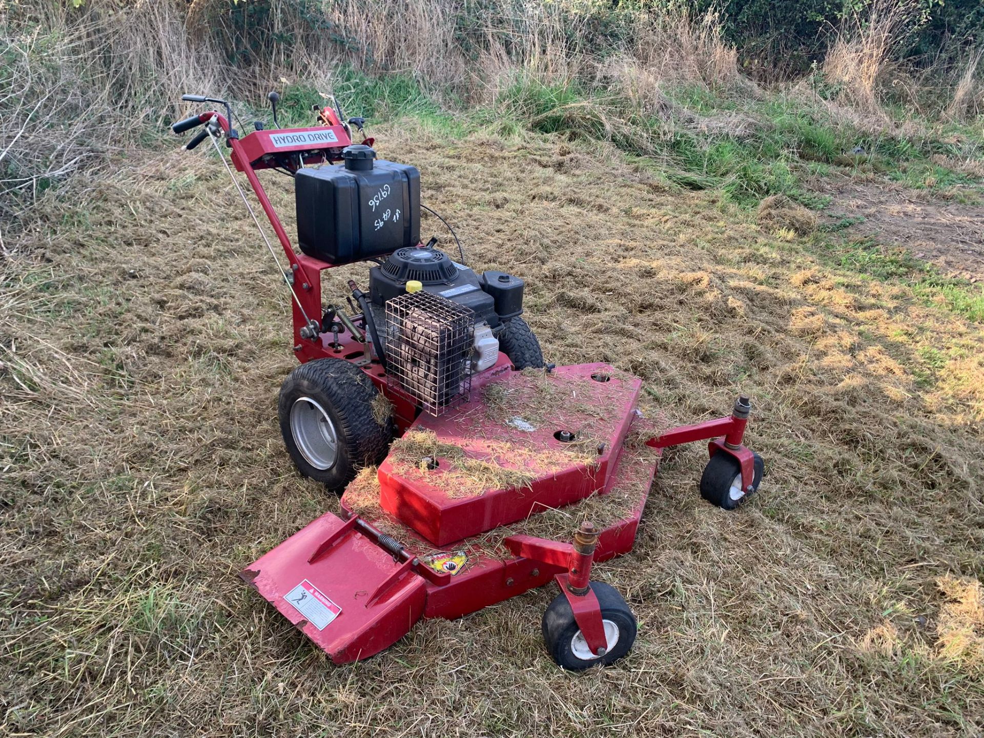 RED HYDROSTATIC 48" WALK BEHIND SELF PROPELLED PETROL MOWER, RUNS DRIVES AND CUTS WELL *PLUS VAT* - Image 2 of 18