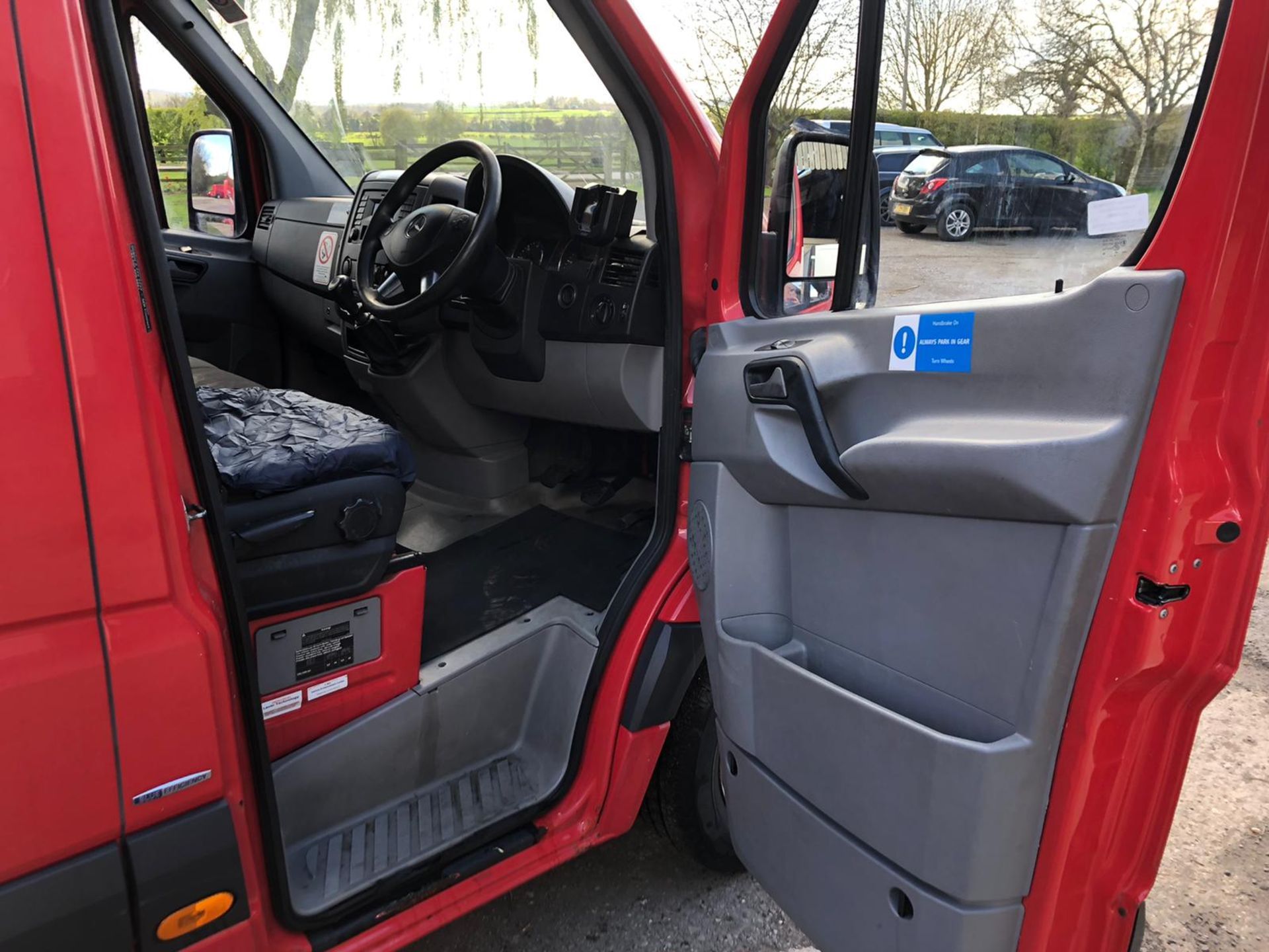 2013 MERCEDES-BENZ SPRINTER 310 CDI BLUE EFFICIENCY, DIESEL ENGINE, SHOWING 0 PREVIOUS KEEPERS - Image 13 of 24