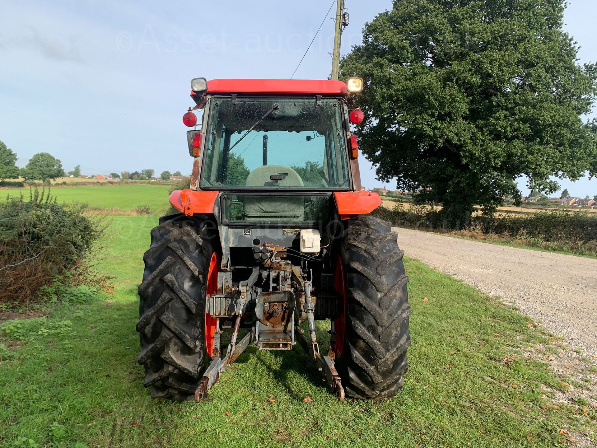 KUBOTA M6800 TRACTOR, RUNS DRIVES AND WORKS WELL, SHOWING A LOW 3414 HOURS *PLUS VAT* - Image 14 of 38