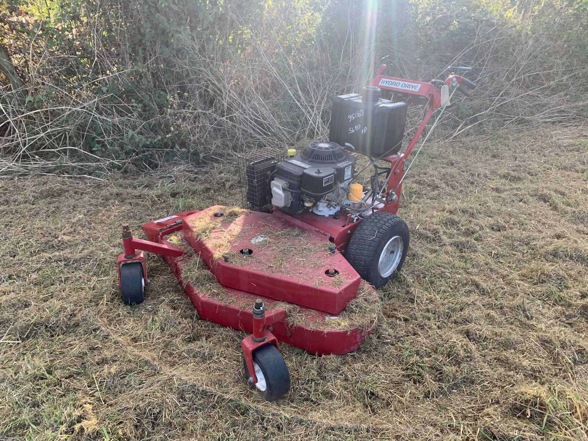 RED HYDROSTATIC 48" WALK BEHIND SELF PROPELLED PETROL MOWER, RUNS DRIVES AND CUTS WELL *PLUS VAT* - Image 3 of 18